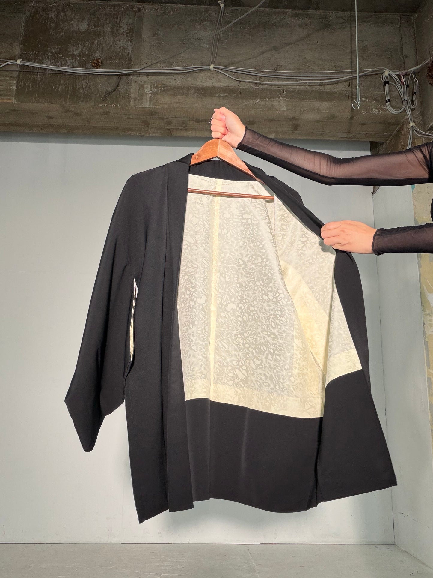 VINTAGE BLACK HAORI  "glitter, flower , BLK186"