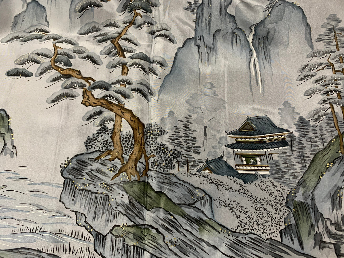 VINTAGE KUROMONTSUKI HAORI "yama no shiro"