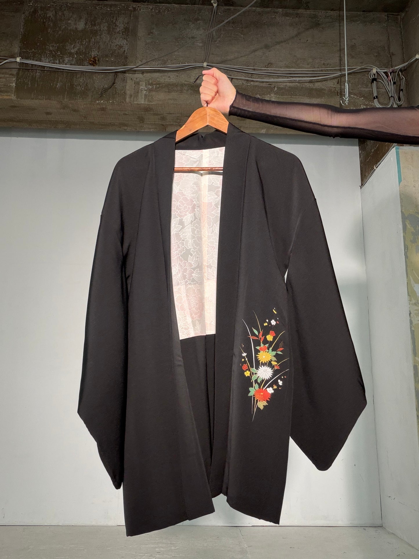 VINTAGE BLACK HAORI  "flower, BLK187"