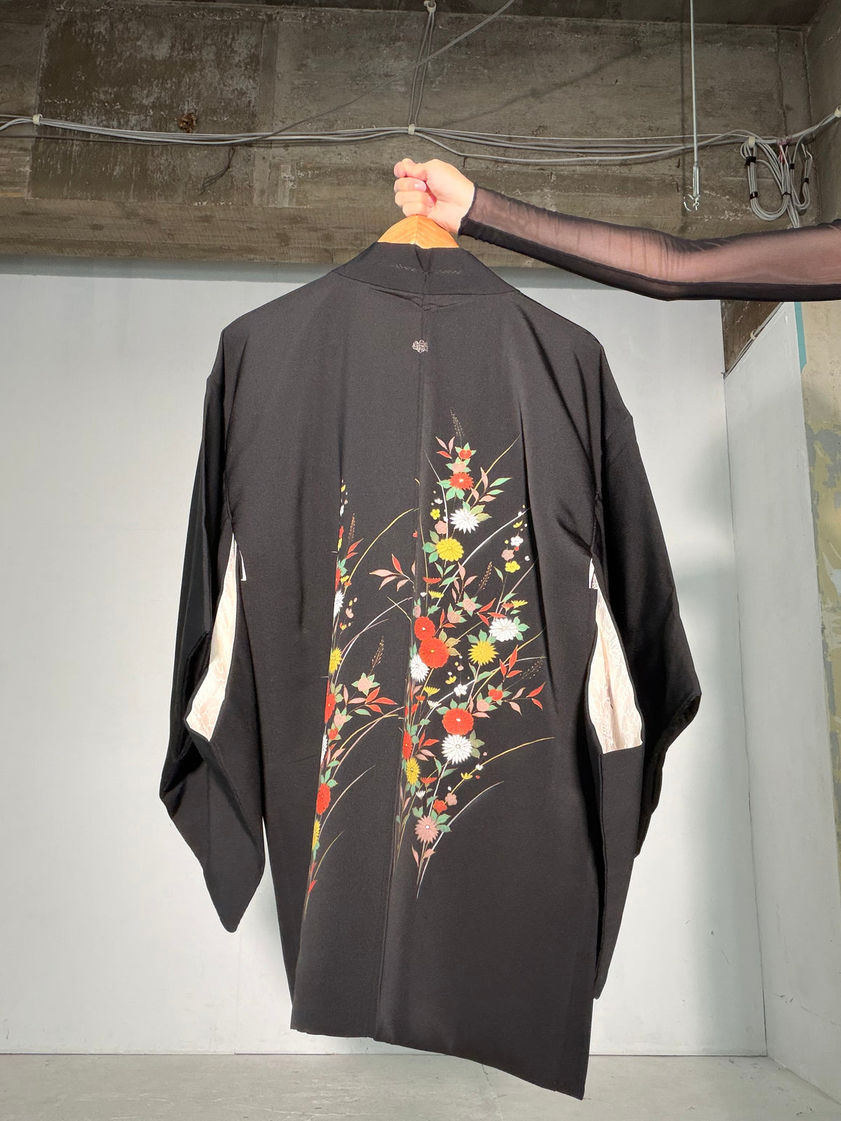 VINTAGE BLACK HAORI  "flower, BLK187"