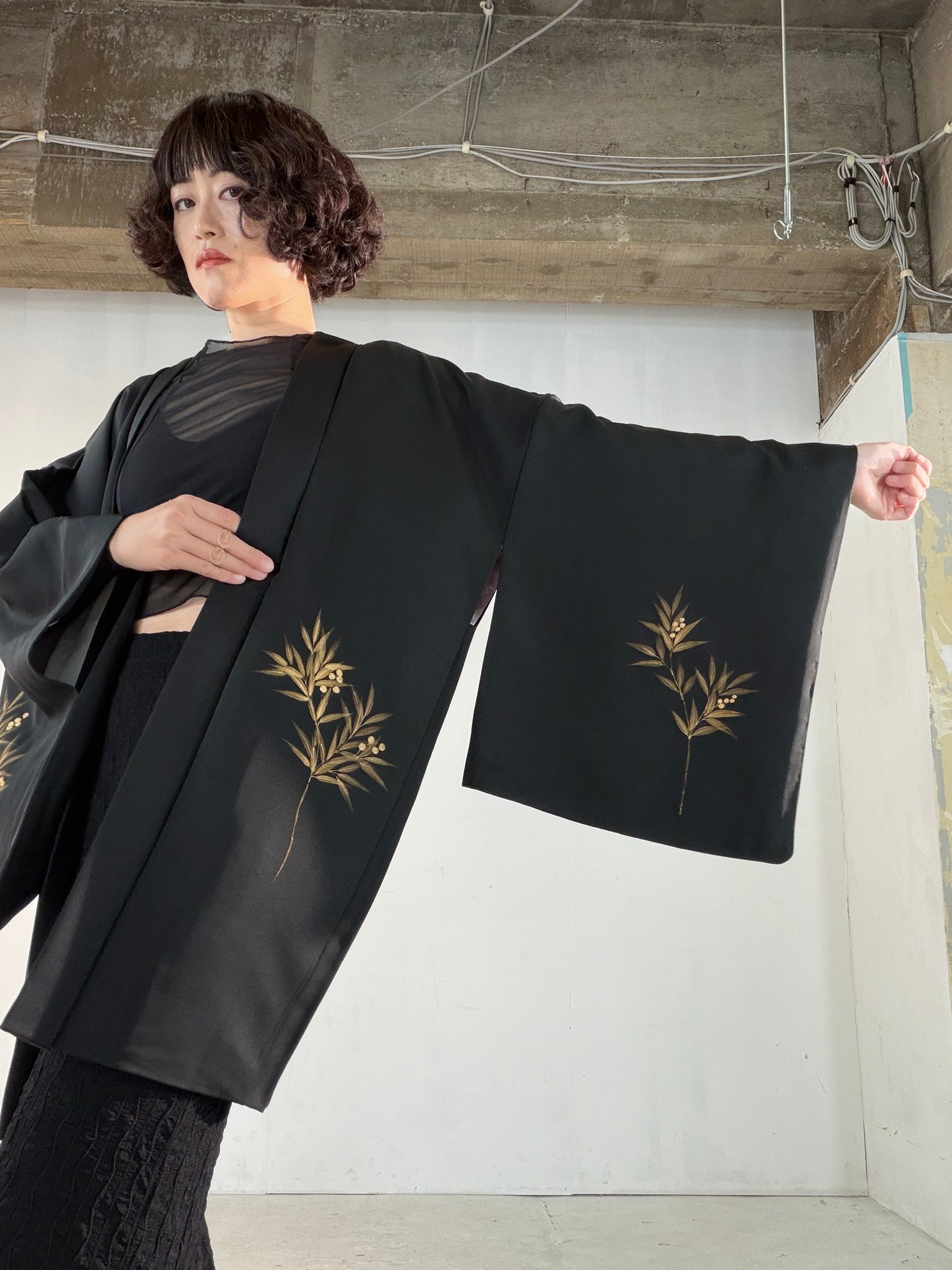 VINTAGE BLACK HAORI  "gold, BLK190"