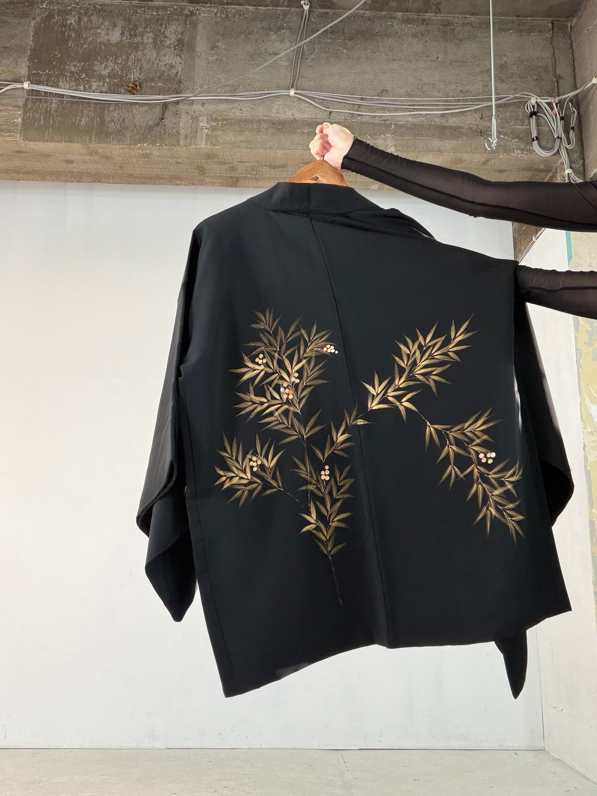 VINTAGE BLACK HAORI  "gold, BLK190"