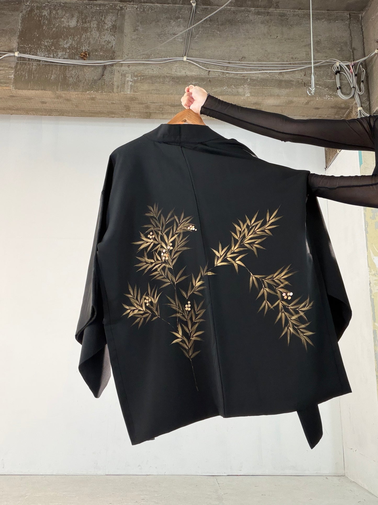 VINTAGE BLACK HAORI  "gold, BLK190"