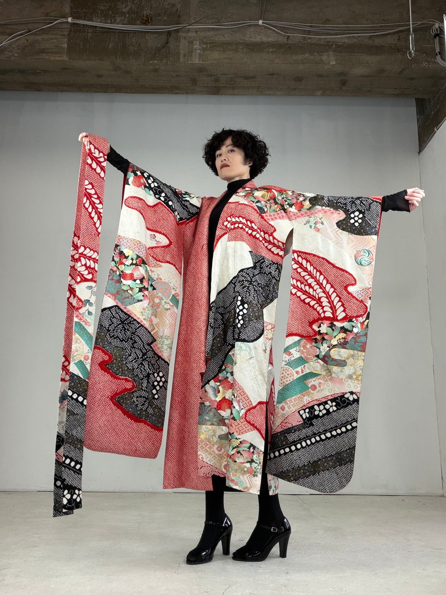 Furisode Kimono Dress Gown with String Belt – Upcycled from Vintage Japanese Kimono "DRE016