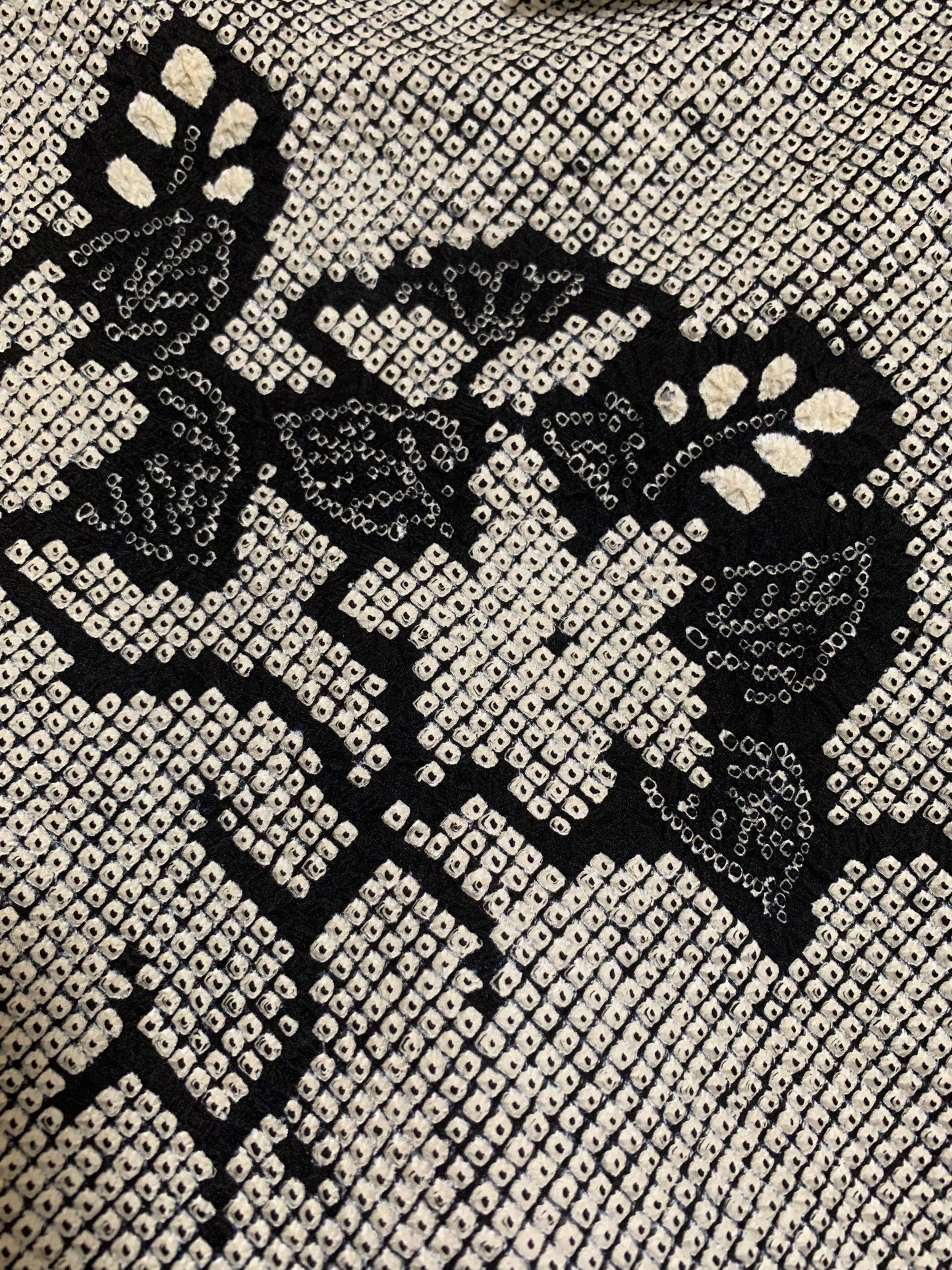 VINTAGE SHIBORI HAORI "black, hana"