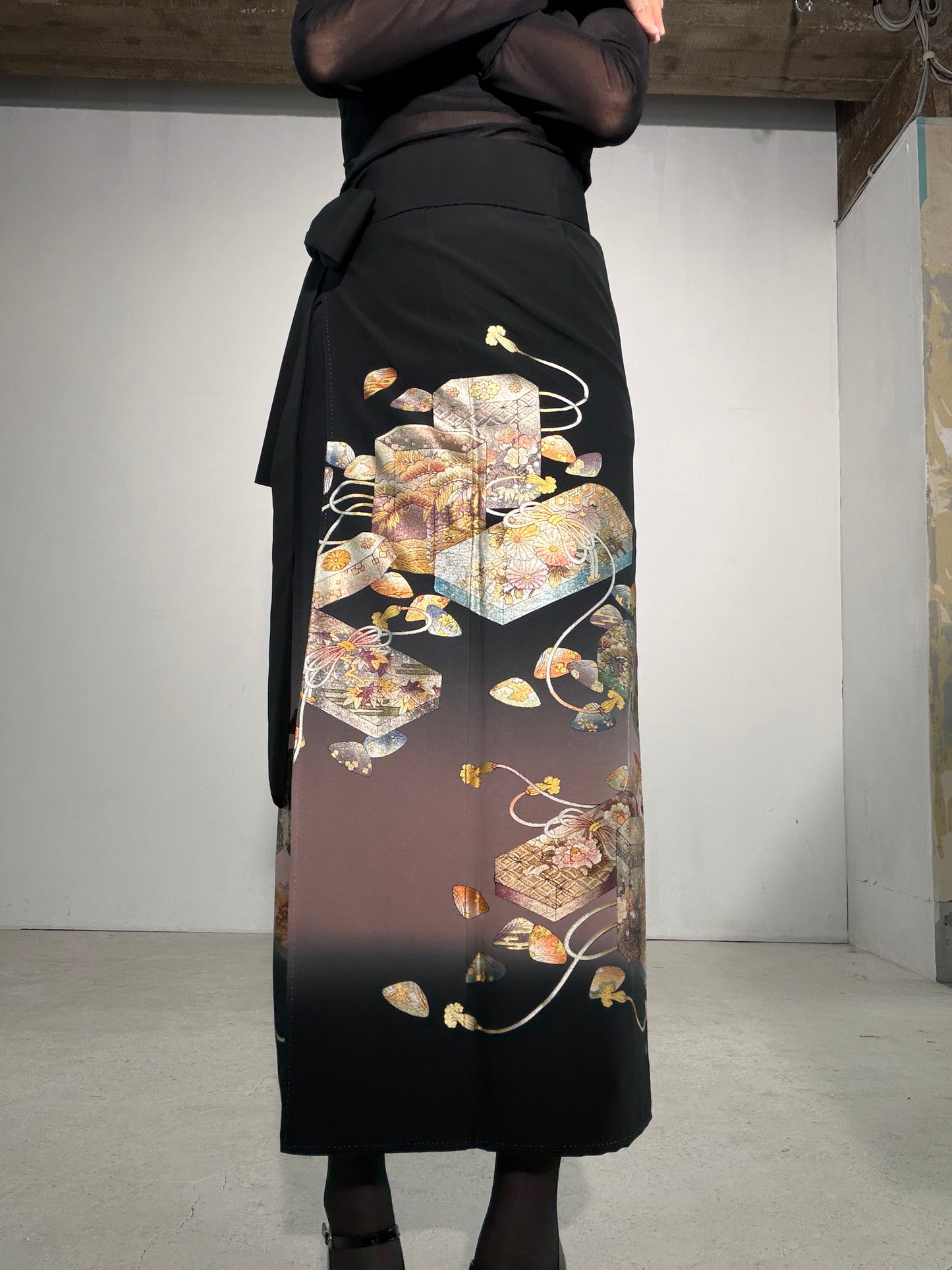 EDO-ZUMA SKIRT UPCYCLED FROM JAPANESE KIMONO "EDO058"