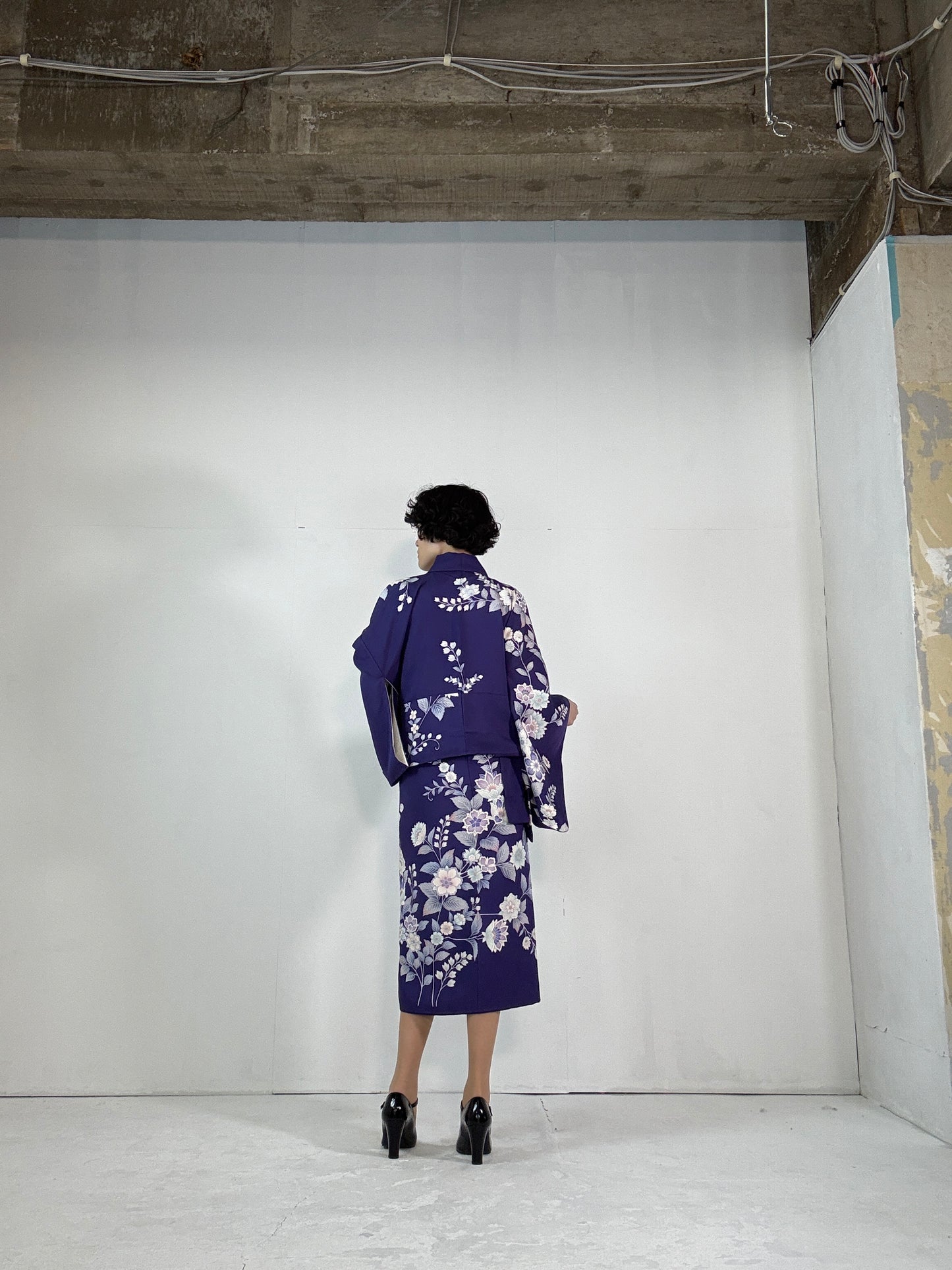 REIWA NIBUSHIKI KIMONO upcycled from Japanese kimono “ruri-iro”