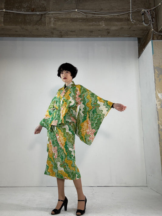 REIWA NIBUSHIKI KIMONO upcycled from Japanese kimono “haru”