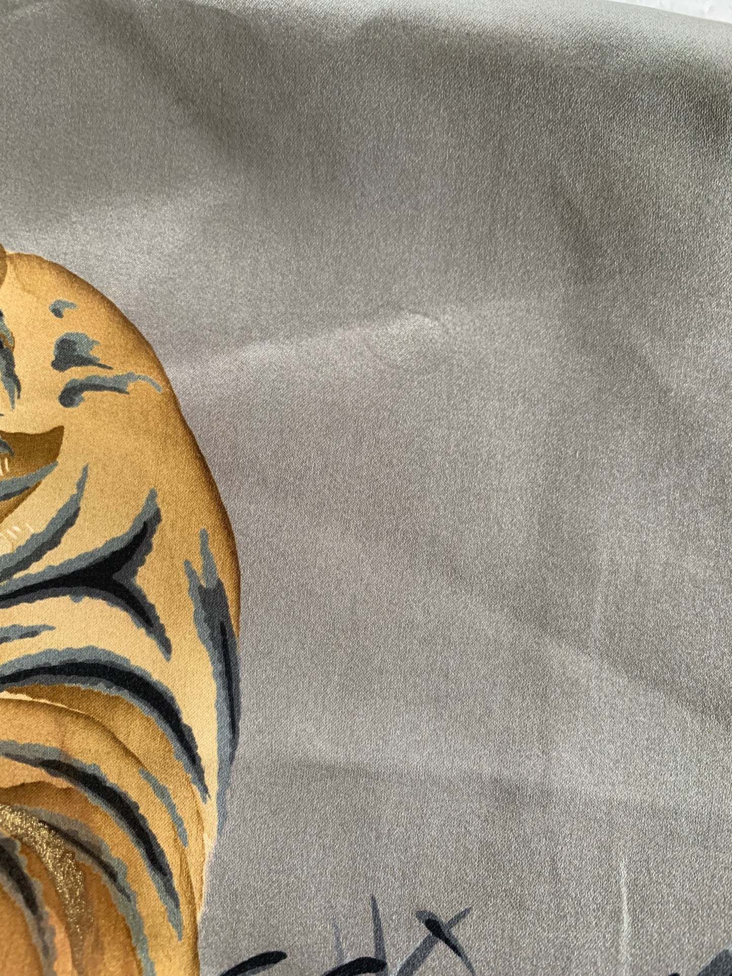 VINTAGE KUROMONTSUKI HAORI "tiger, KUR103" *damage