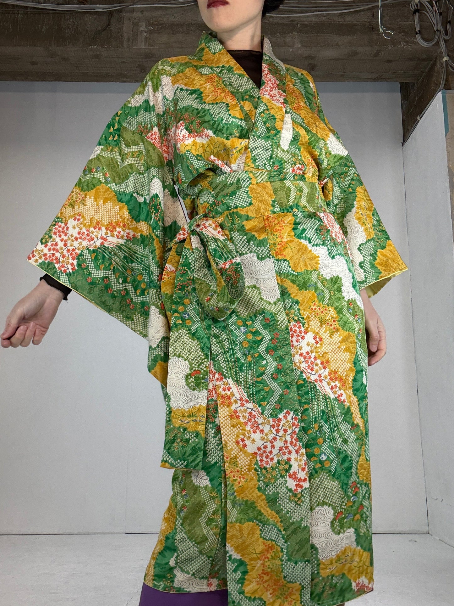 REIWA NIBUSHIKI KIMONO upcycled from Japanese kimono “haru”