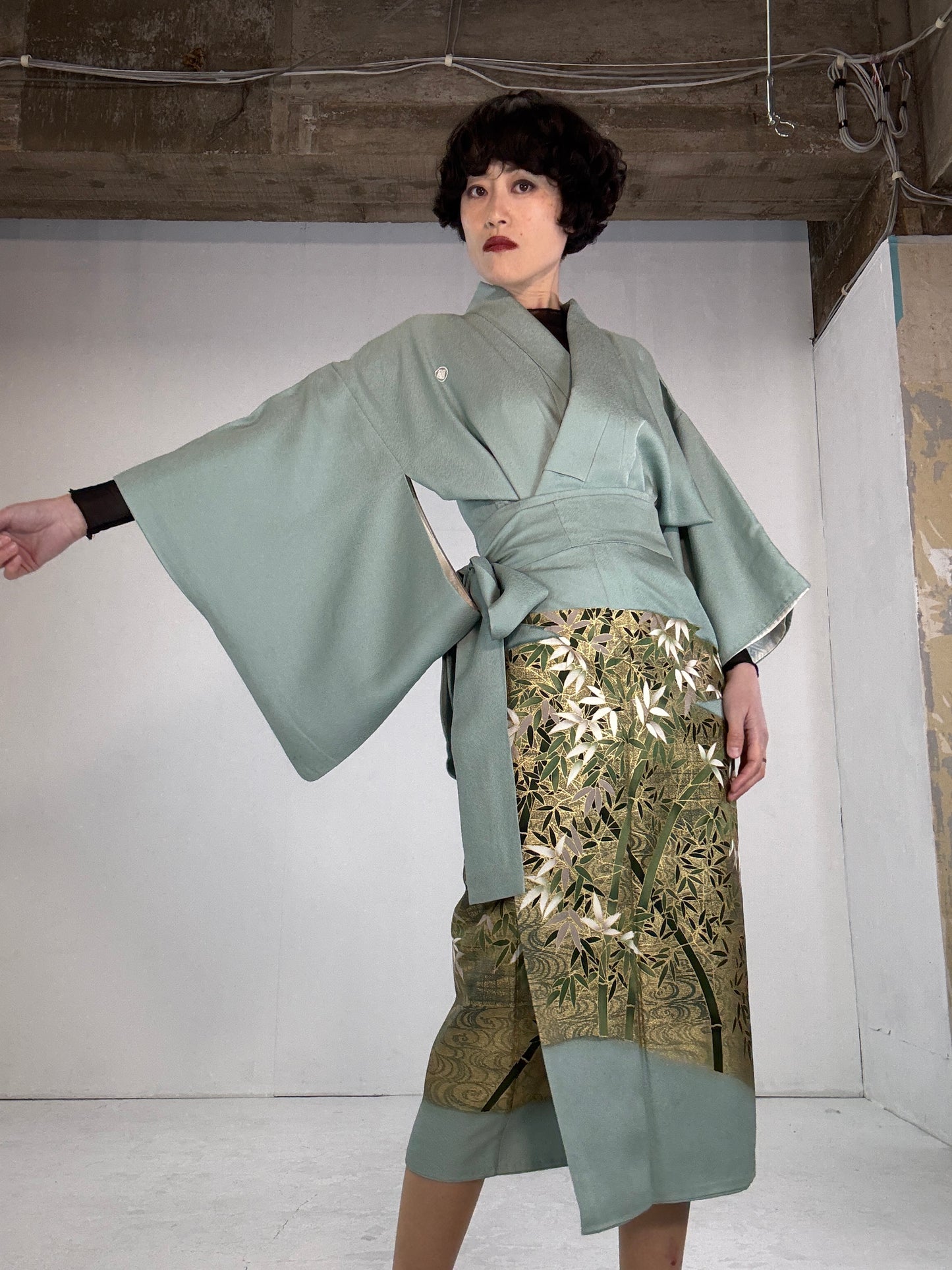 REIWA NIBUSHIKI KIMONO upcycled from Japanese kimono “iro tomesode”