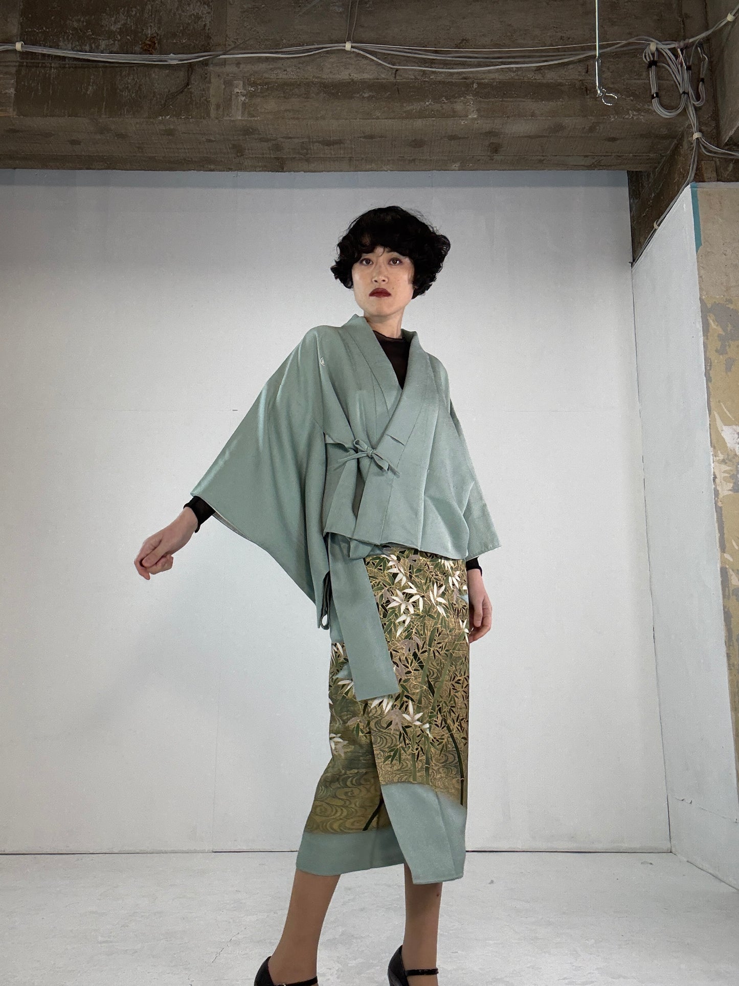 REIWA NIBUSHIKI KIMONO upcycled from Japanese kimono “iro tomesode”