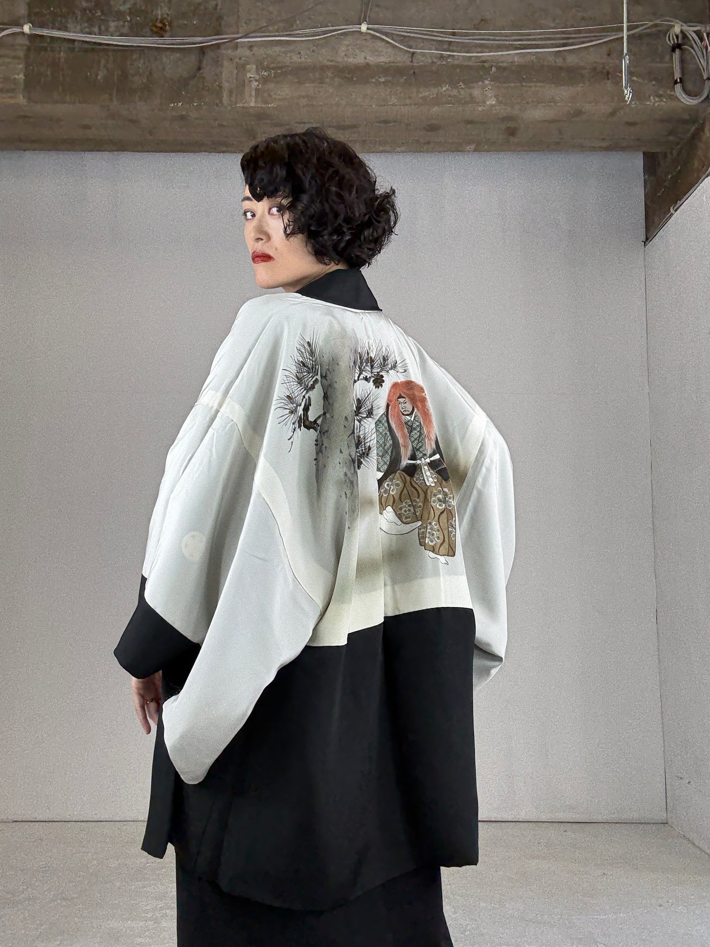 VINTAGE KUROMONTSUKI HAORI "Noh"