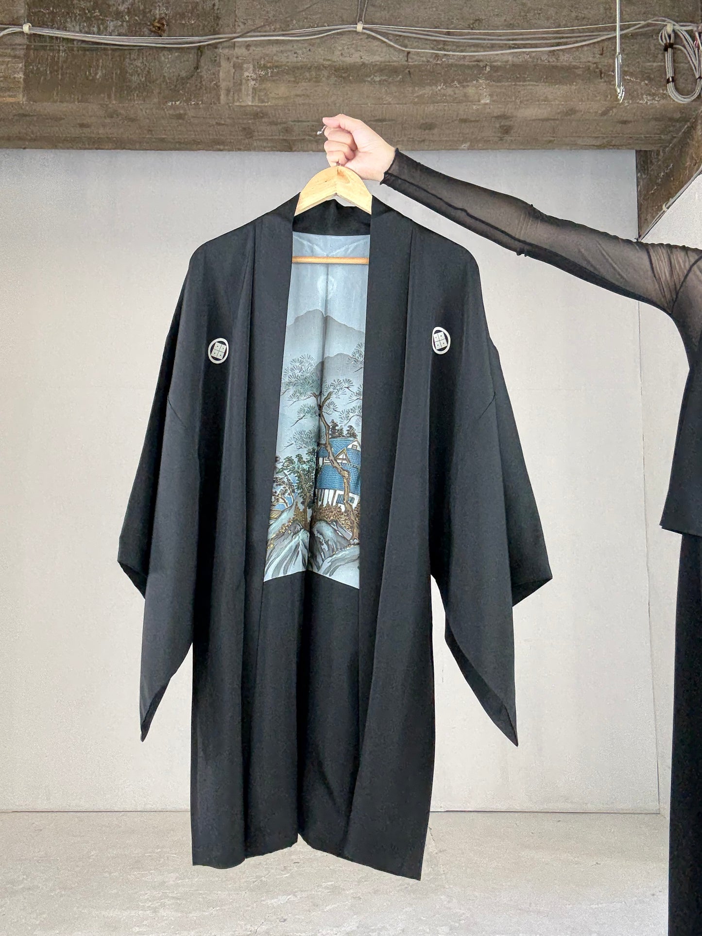 VINTAGE KUROMONTSUKI HAORI "Blue" *damage