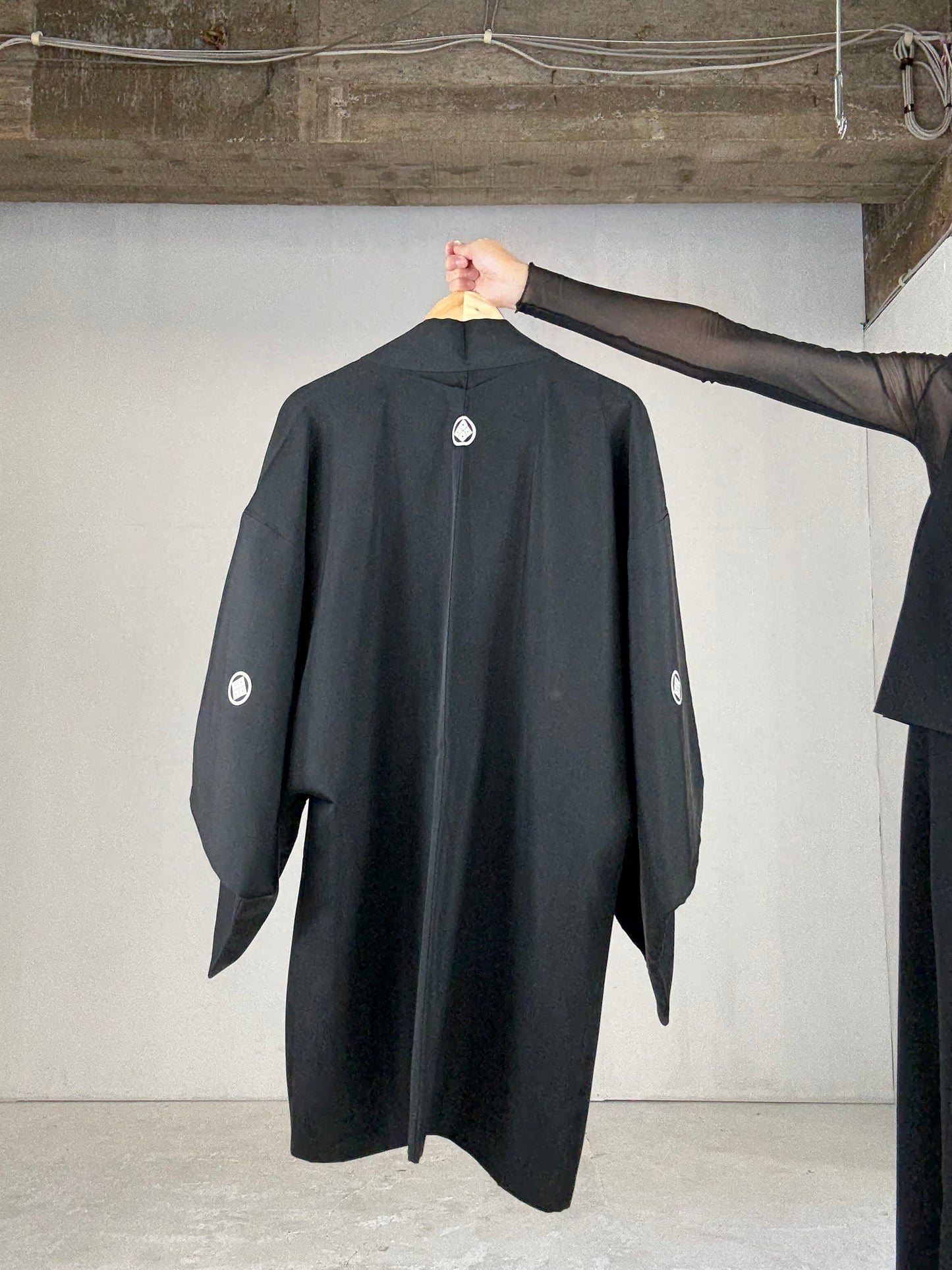 VINTAGE KUROMONTSUKI HAORI "Blue" *damage