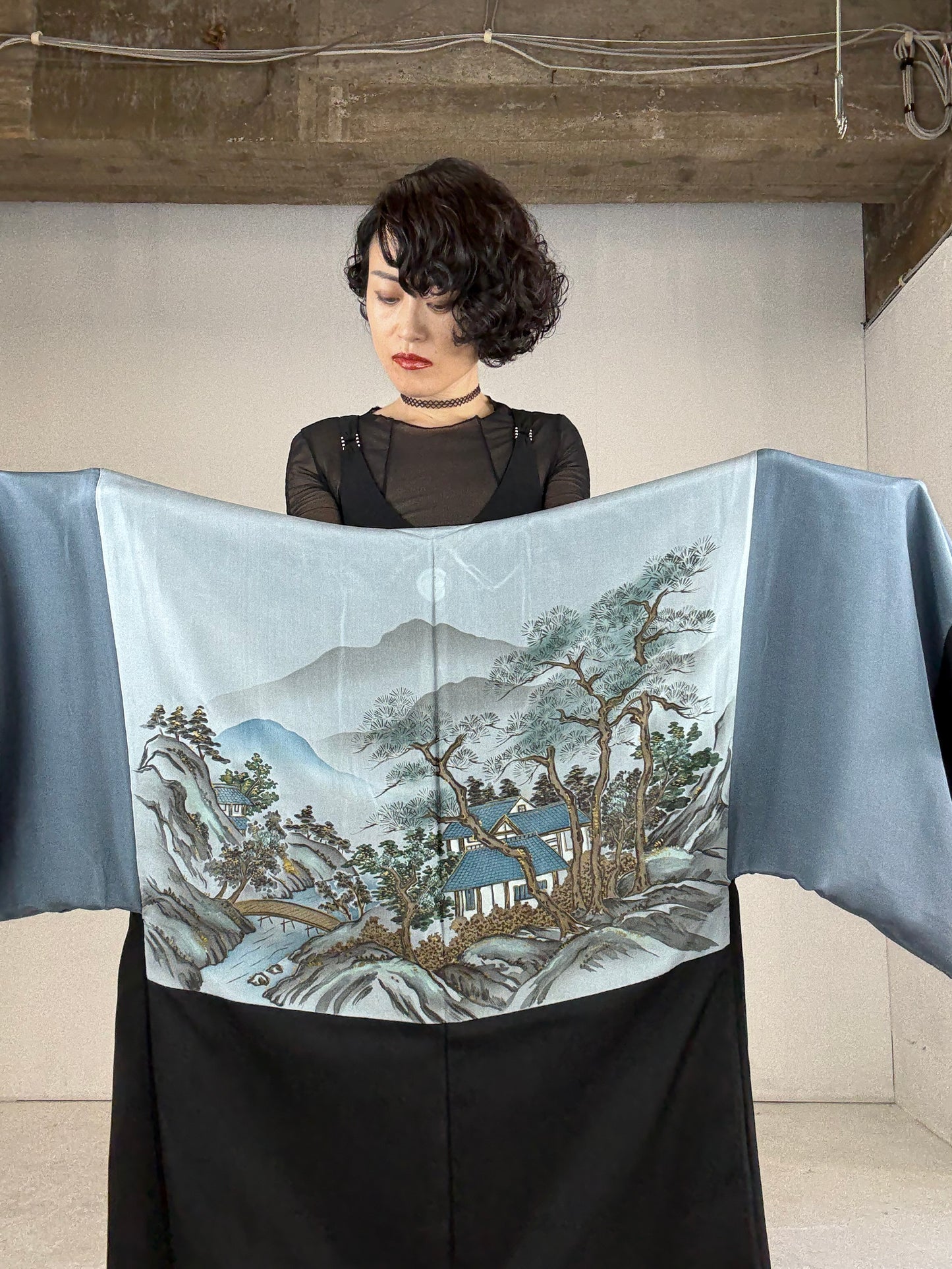 VINTAGE KUROMONTSUKI HAORI "Blue" *damage