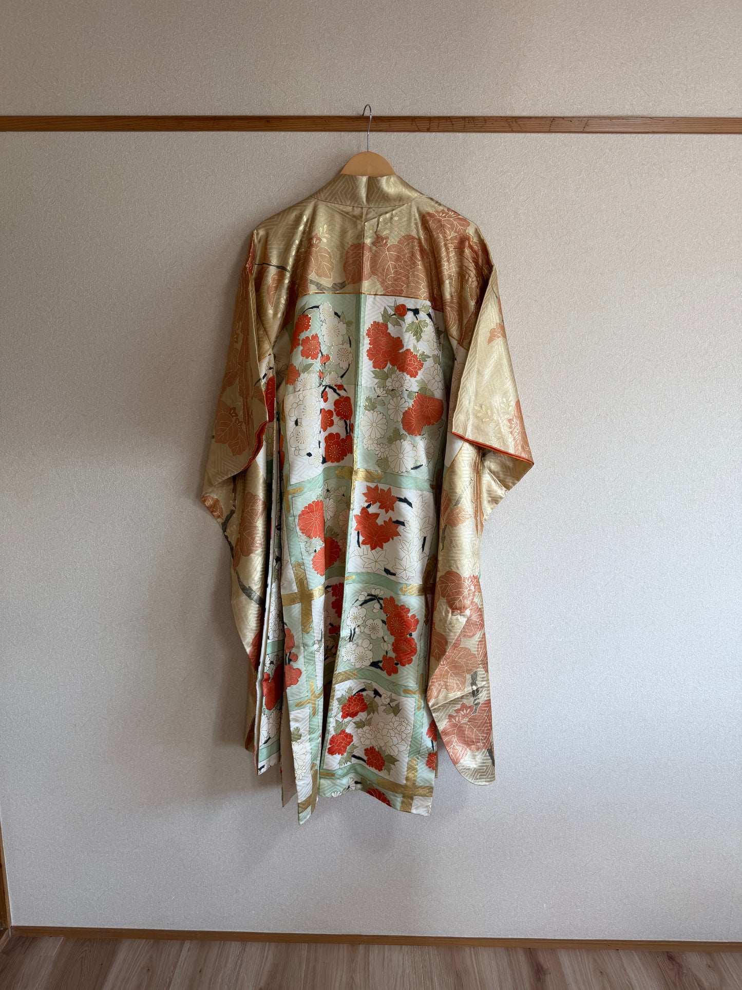 Furisode Kimono Dress Gown with String Belt – Upcycled from Vintage Japanese Kimono "gold, DRE_order" *damage