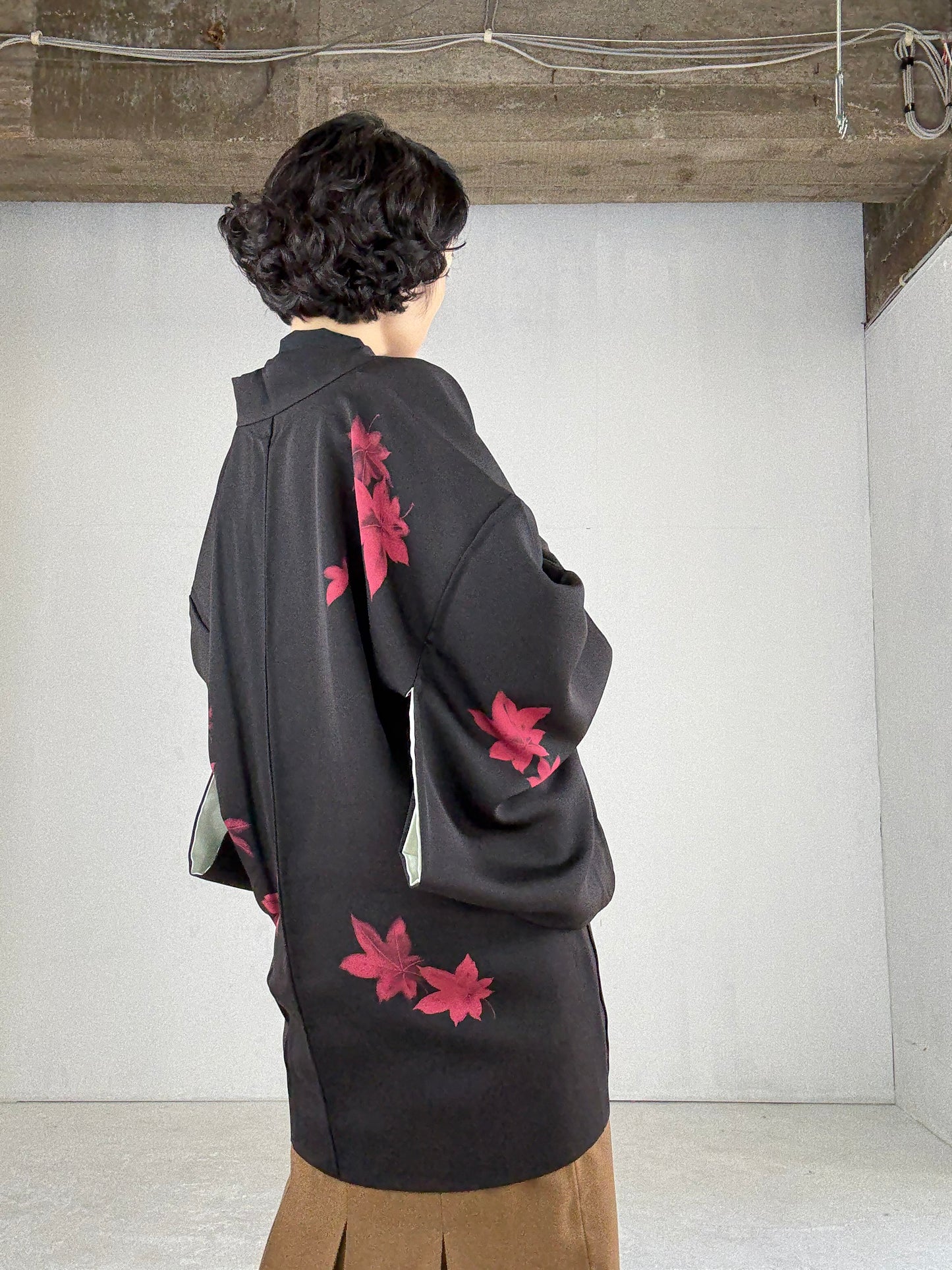 VINTAGE BLACK HAORI "red flower"