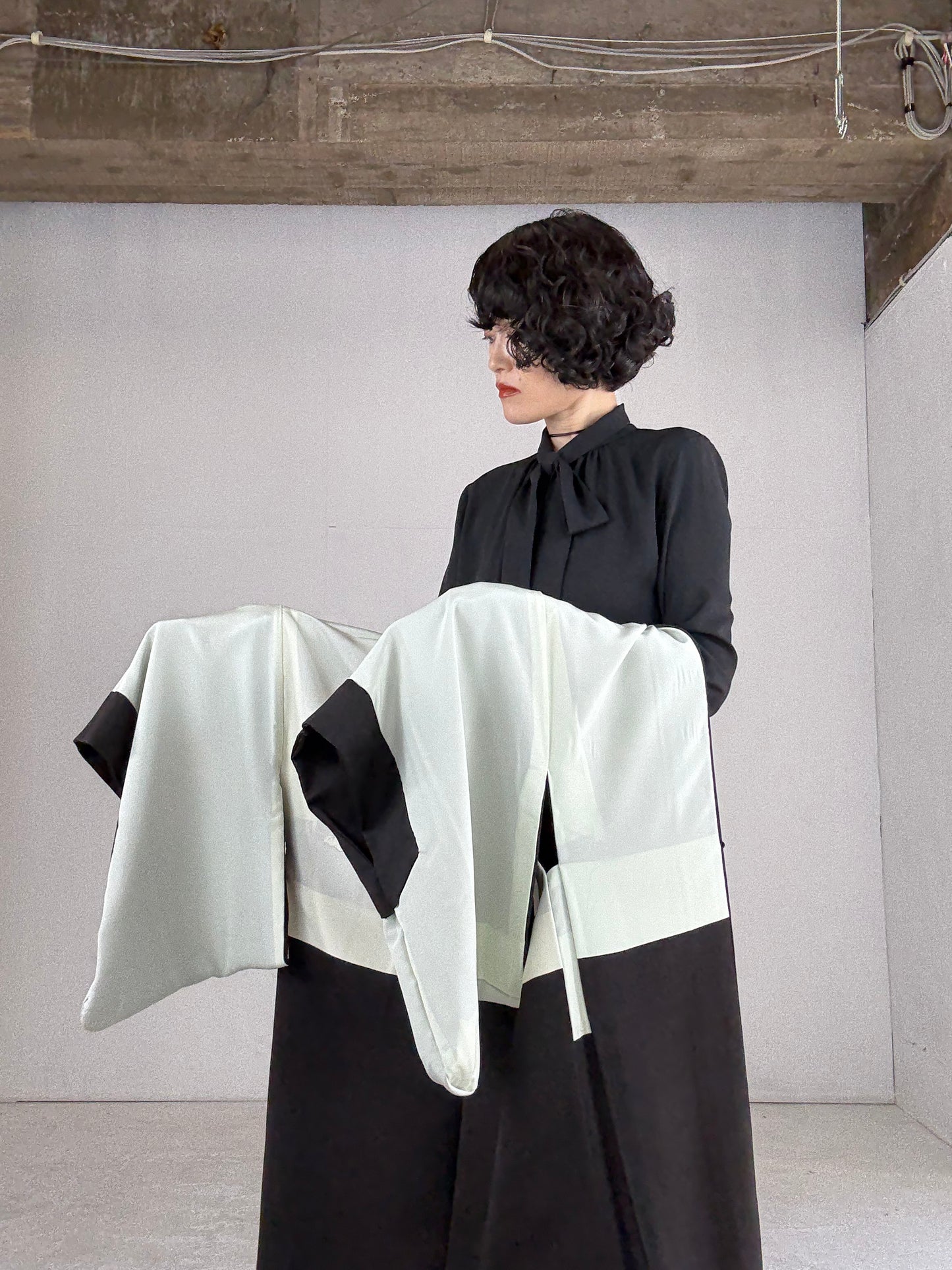 VINTAGE BLACK HAORI "red flower"