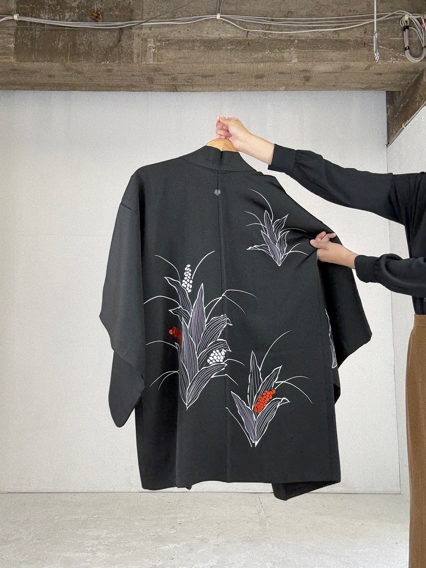 VINTAGE BLACK HAORI "youbana, tsuta-kamon"