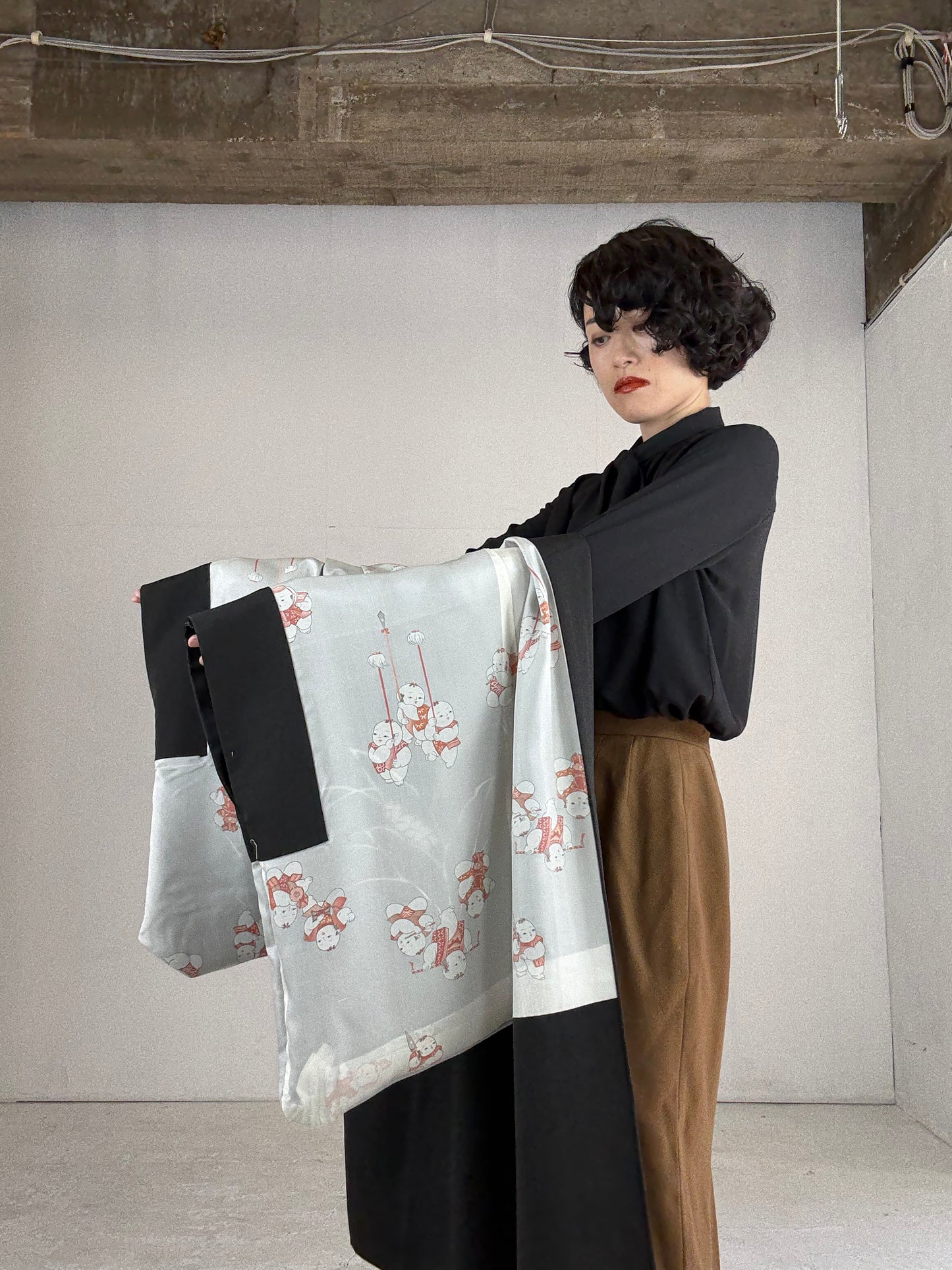 VINTAGE BLACK HAORI "youbana, tsuta-kamon"
