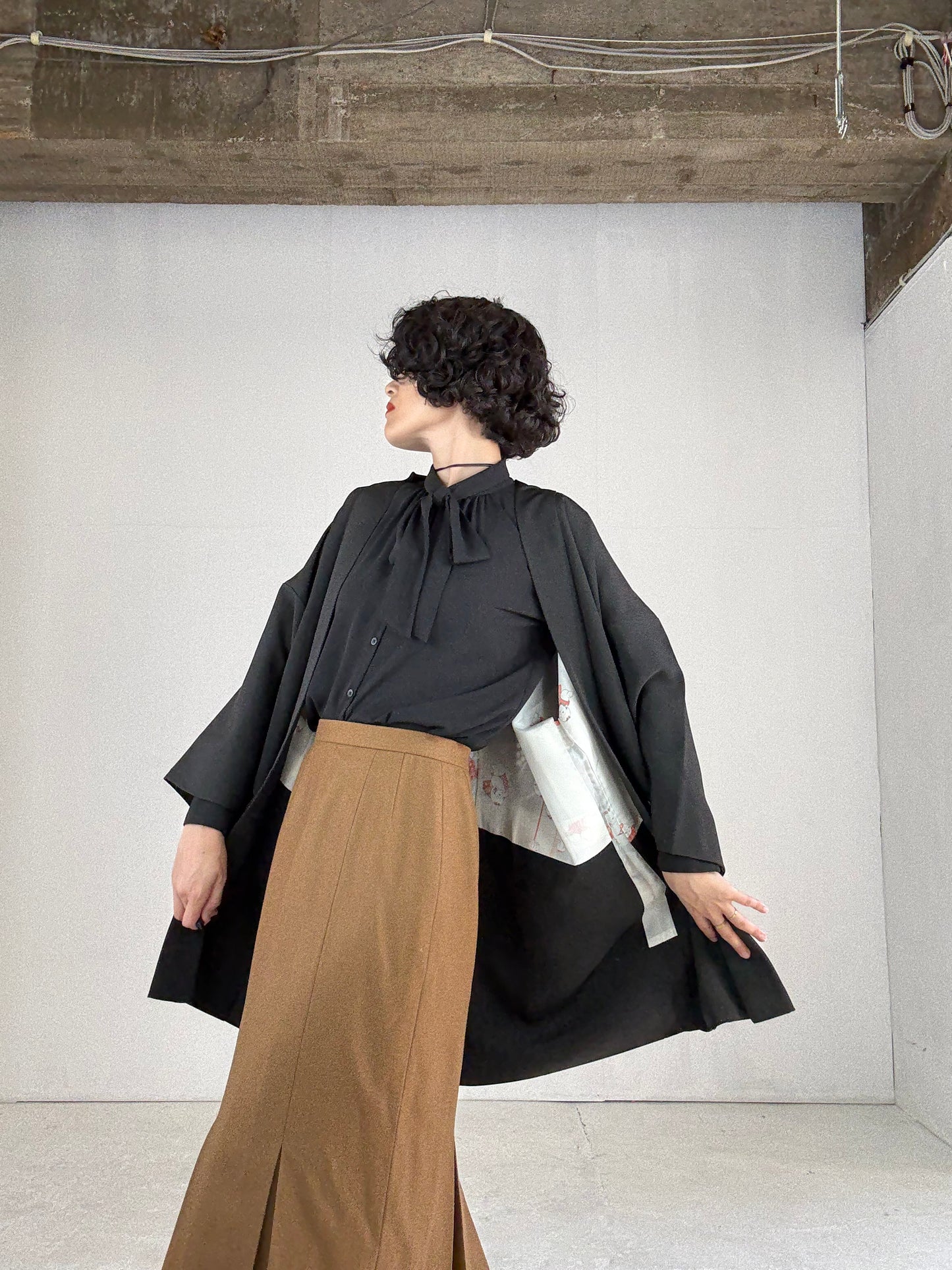 VINTAGE BLACK HAORI "youbana, tsuta-kamon"