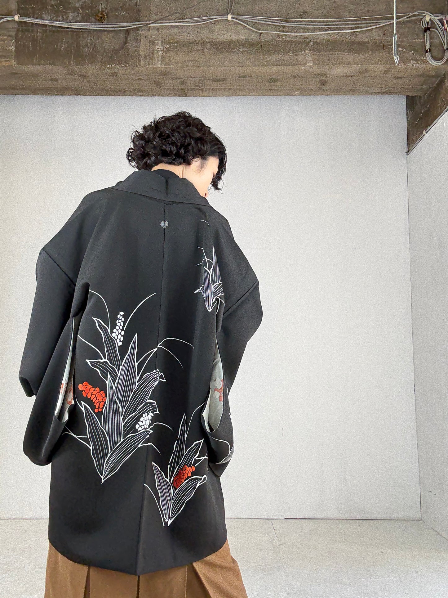 VINTAGE BLACK HAORI "youbana, tsuta-kamon"