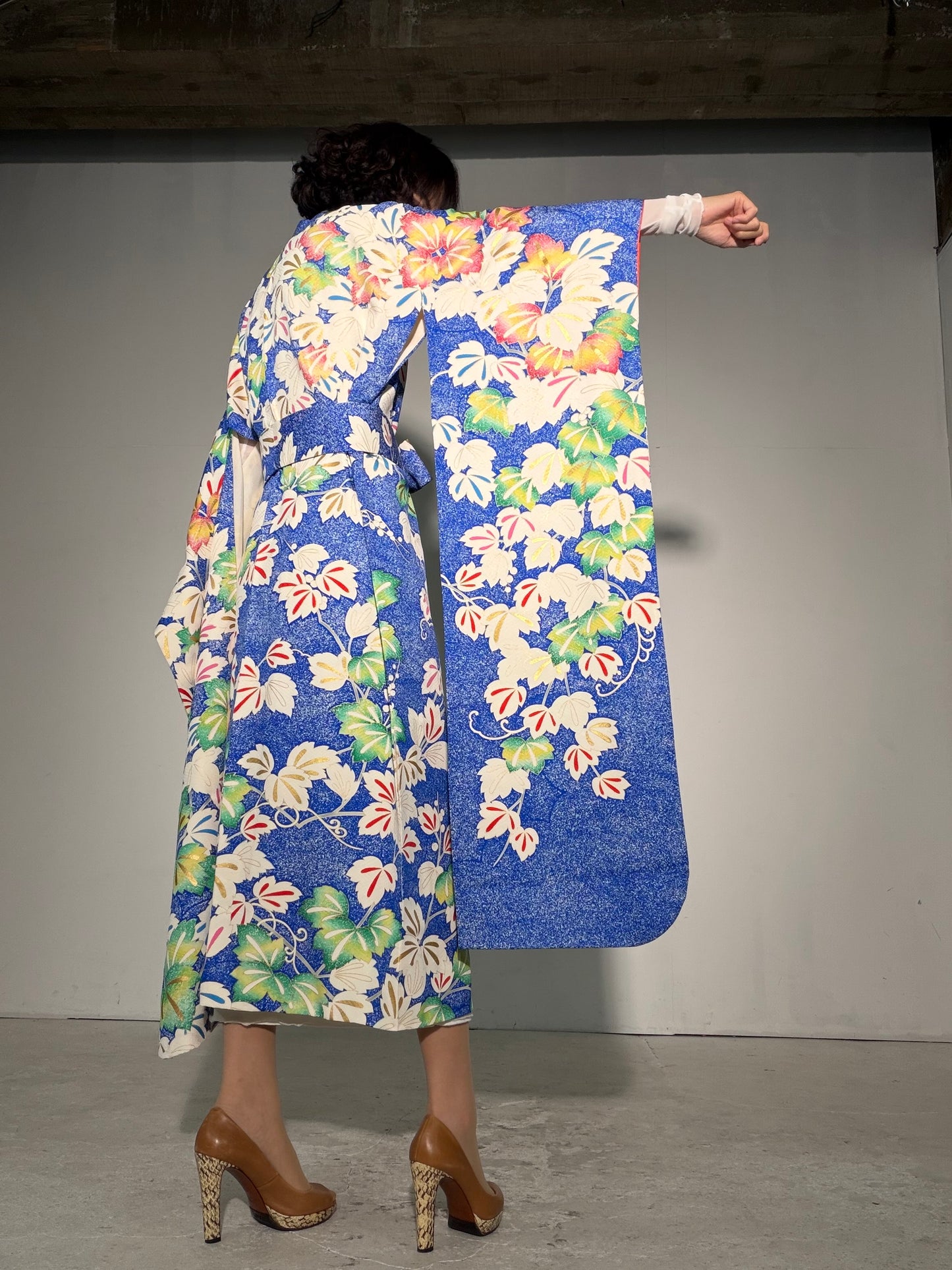 Furisode Kimono Dress Gown with String Belt – Upcycled from Vintage Japanese Kimono "shu, shiro, DRE041"
