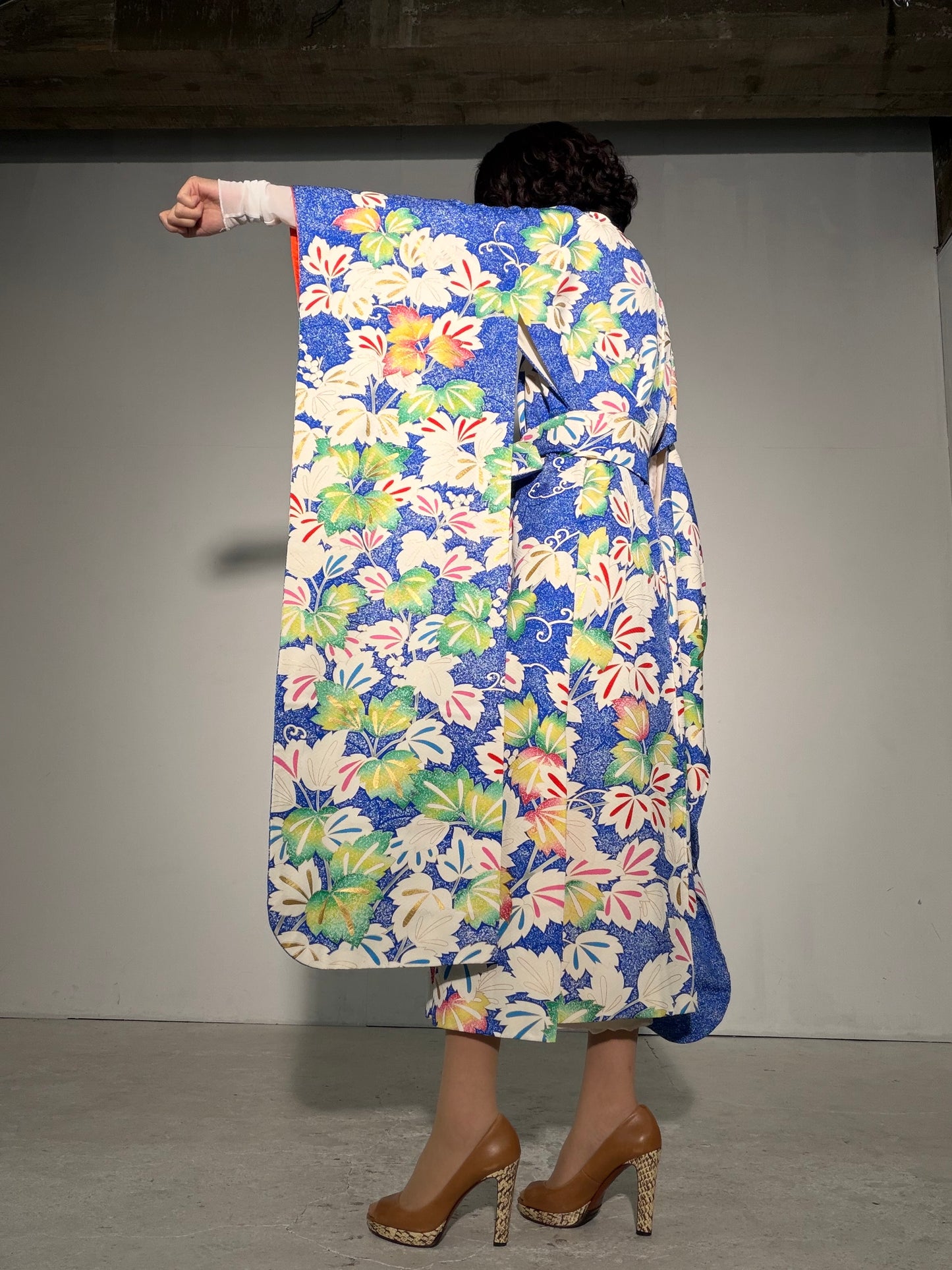 Furisode Kimono Dress Gown with String Belt – Upcycled from Vintage Japanese Kimono "shu, shiro, DRE041"