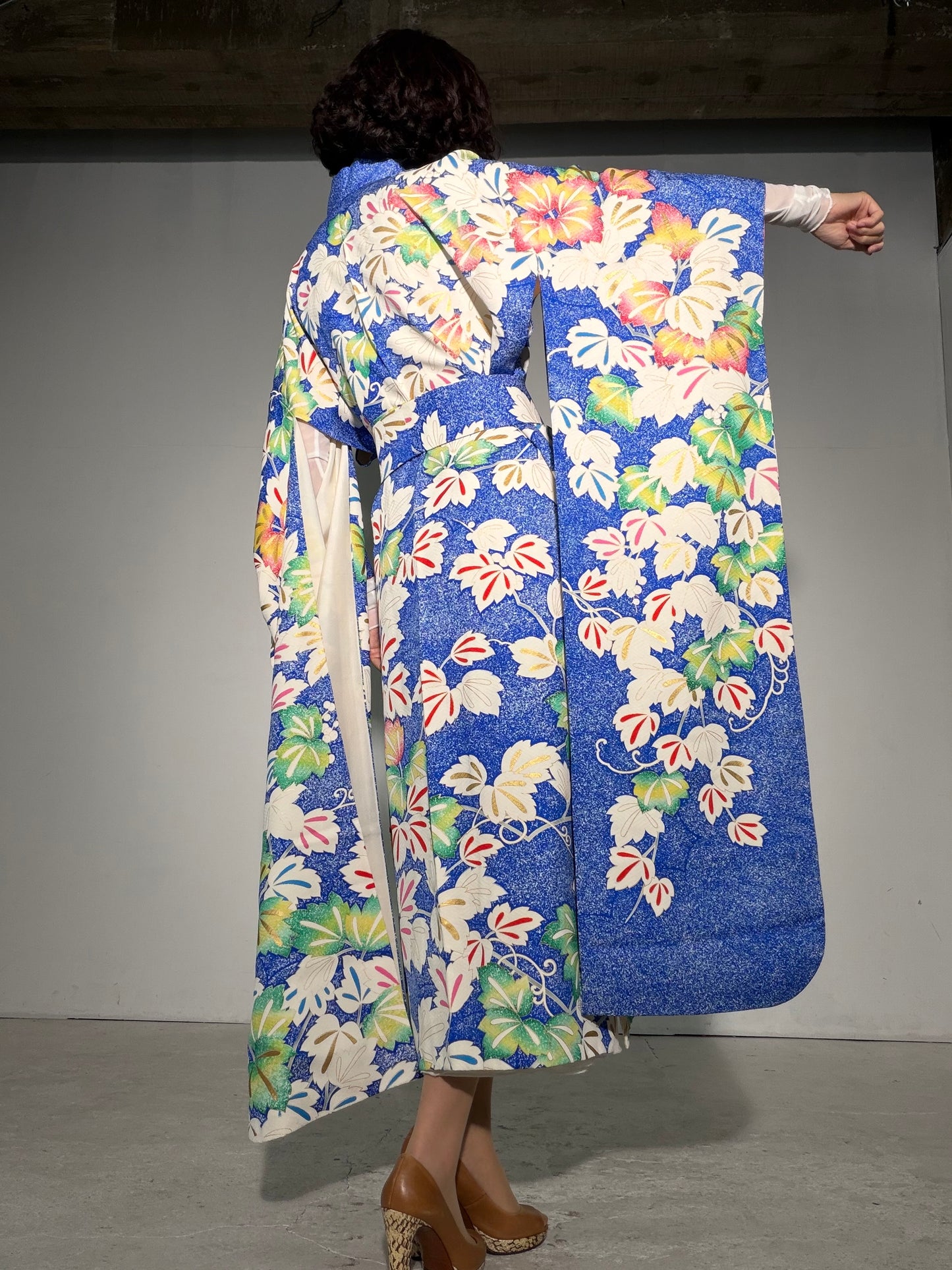 Furisode Kimono Dress Gown with String Belt – Upcycled from Vintage Japanese Kimono "shu, shiro, DRE041"