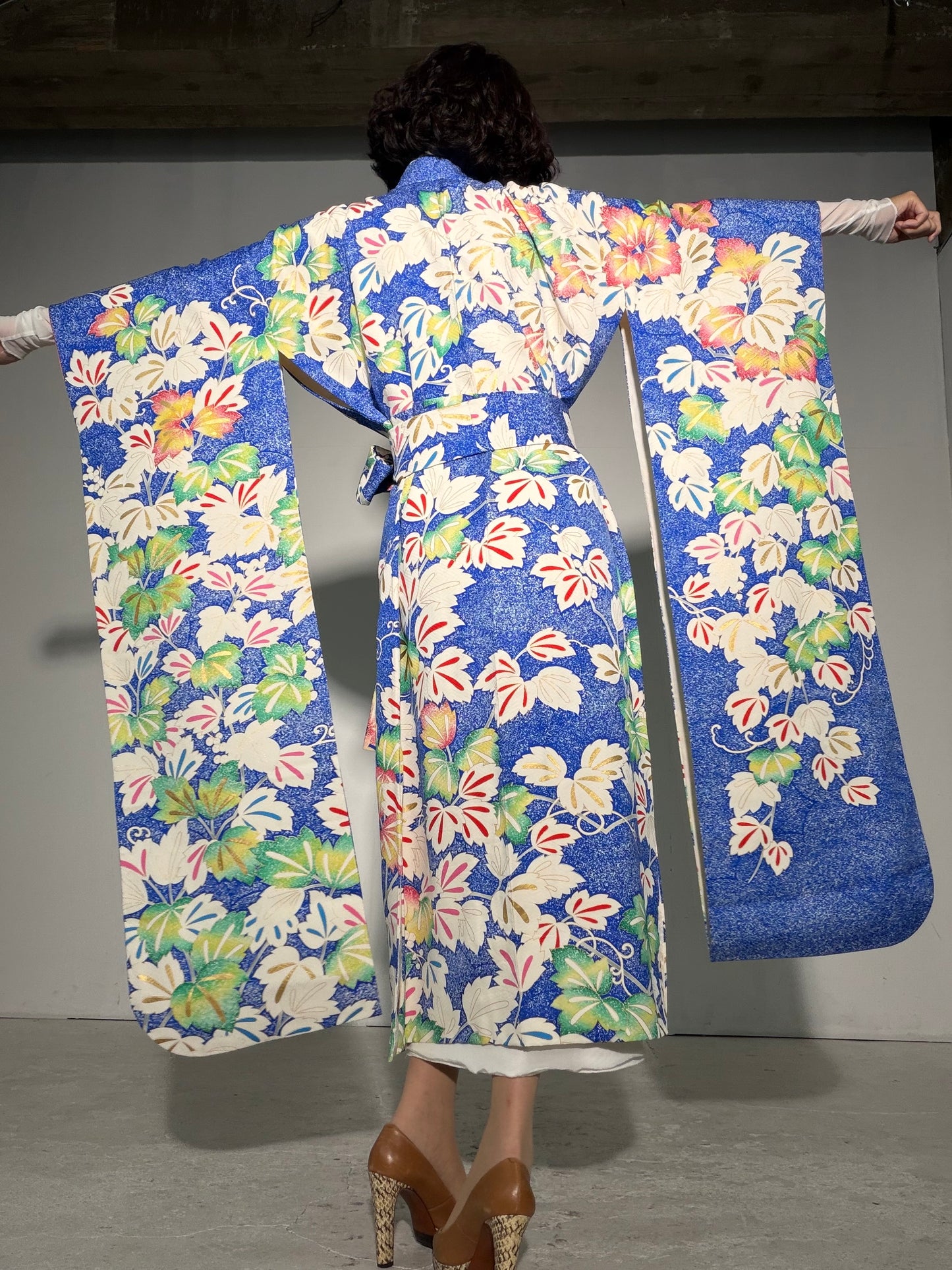Furisode Kimono Dress Gown with String Belt – Upcycled from Vintage Japanese Kimono "shu, shiro, DRE041"