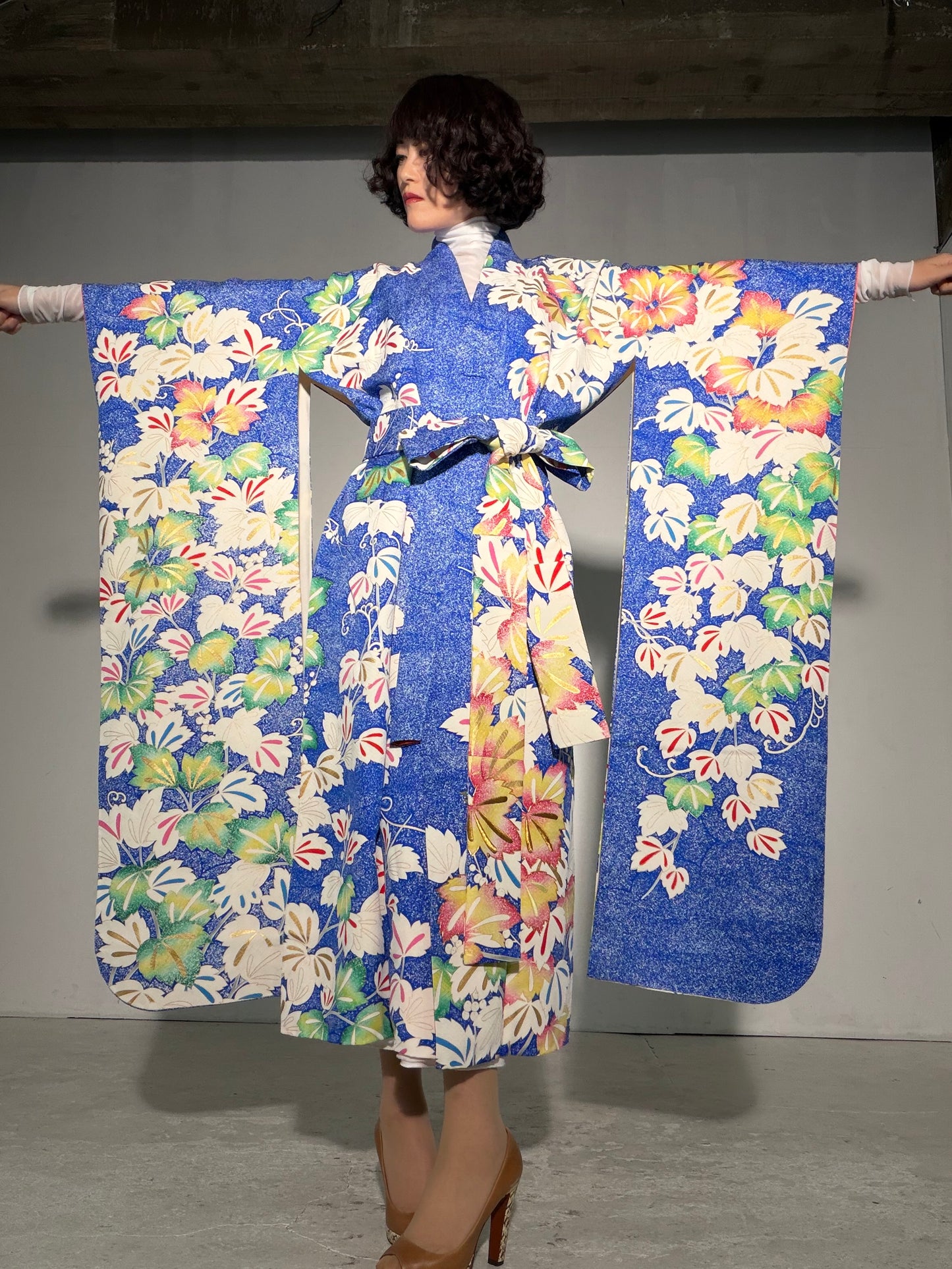 Furisode Kimono Dress Gown with String Belt – Upcycled from Vintage Japanese Kimono "shu, shiro, DRE041"