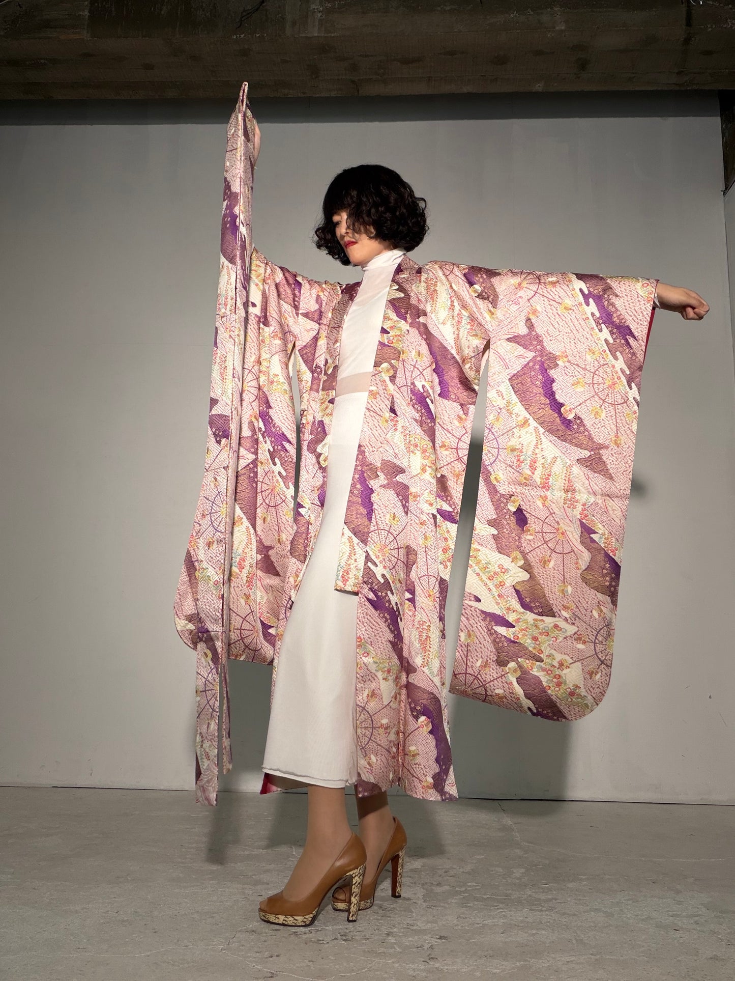 Furisode Kimono Dress Gown with String Belt – Upcycled from Vintage Japanese Kimono "shu, shiro, DRE040"