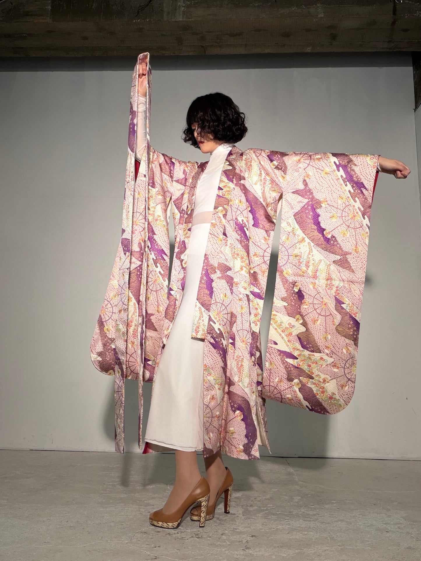 Furisode Kimono Dress Gown with String Belt – Upcycled from Vintage Japanese Kimono "shu, shiro, DRE040"