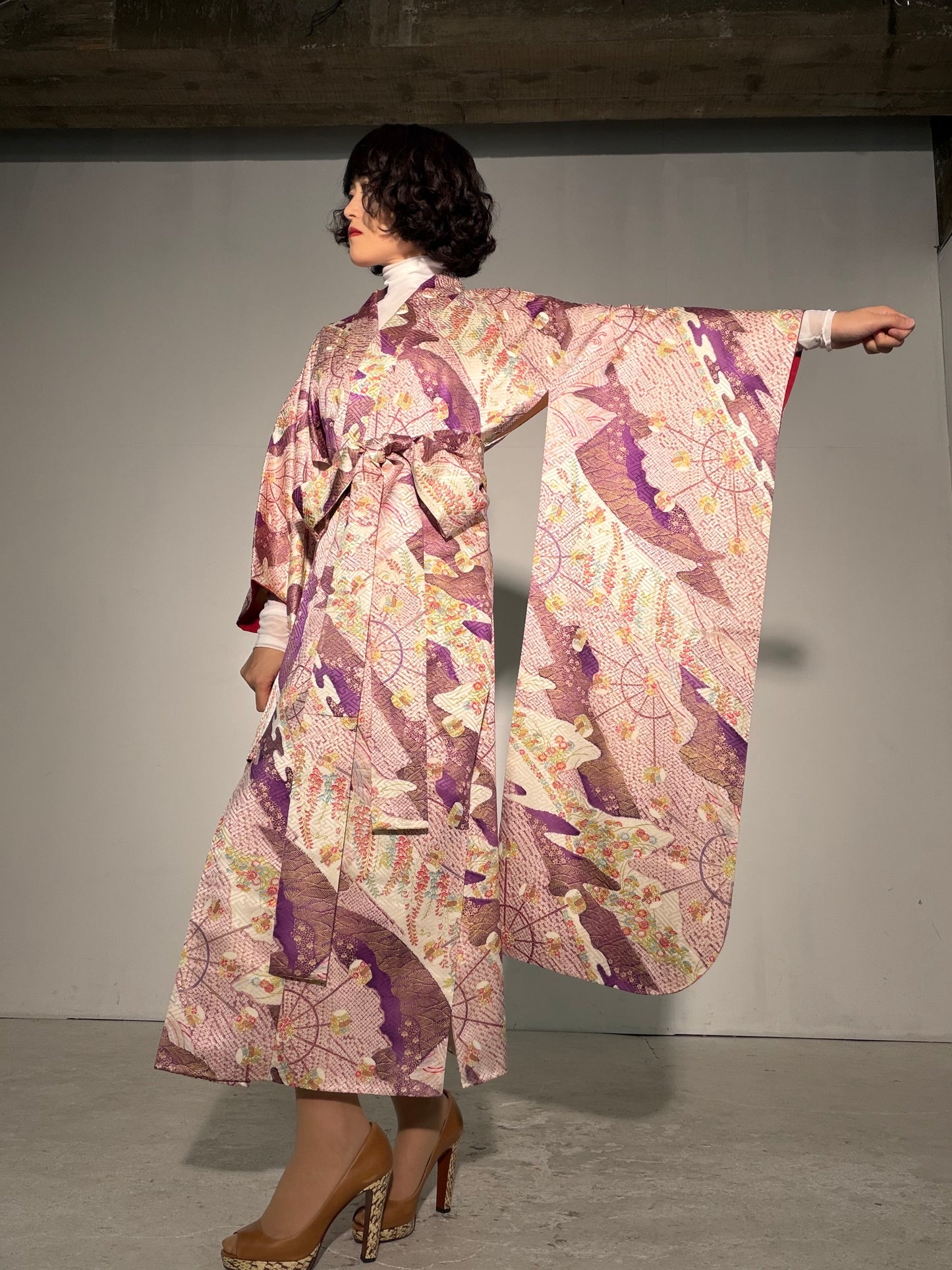 Furisode Kimono Dress Gown with String Belt – Upcycled from Vintage Japanese Kimono "shu, shiro, DRE040"