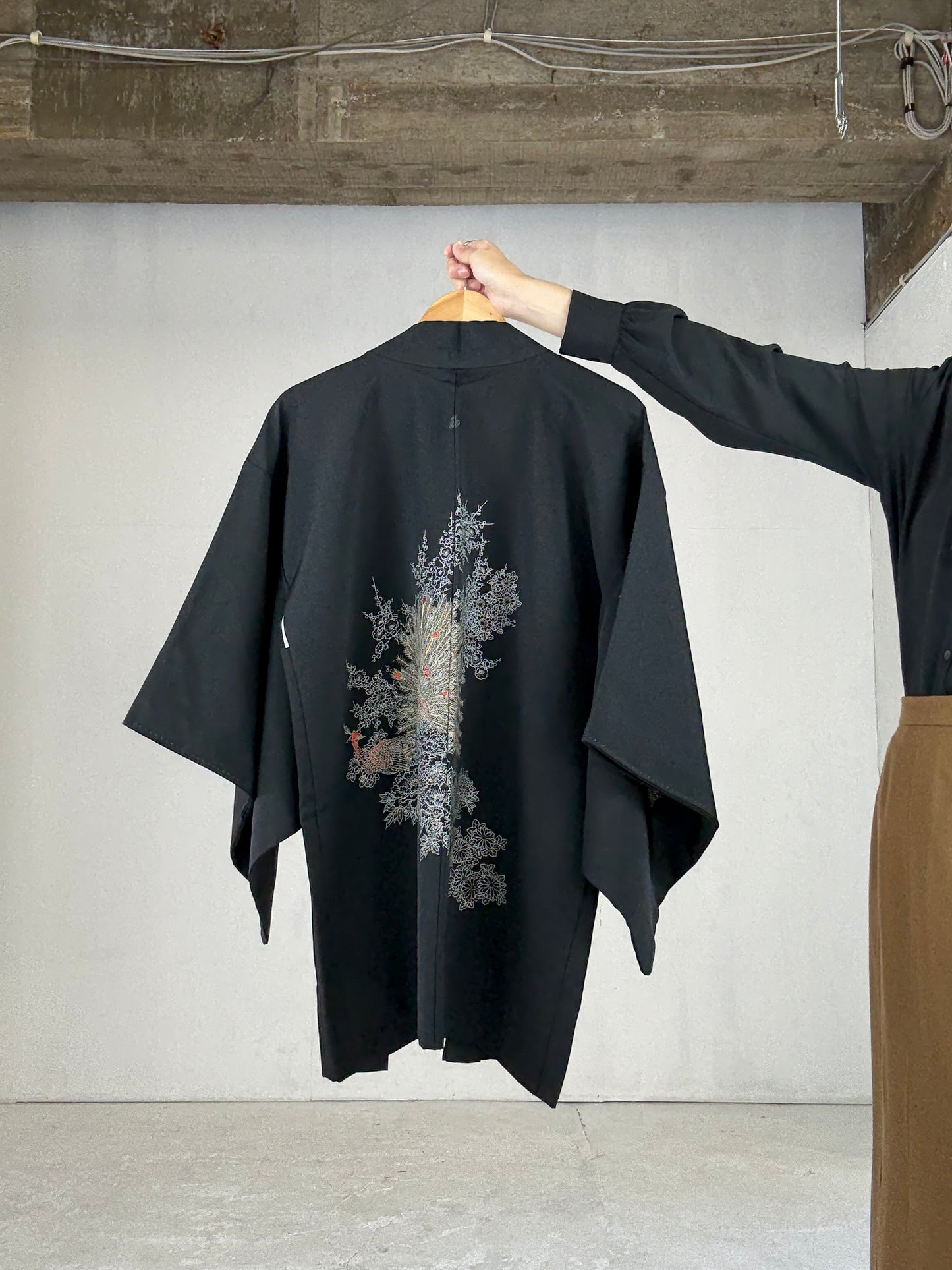 VINTAGE BLACK HAORI "kujyaku"