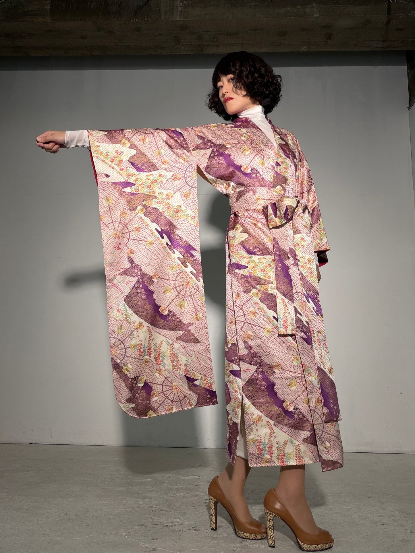 Furisode Kimono Dress Gown with String Belt – Upcycled from Vintage Japanese Kimono "shu, shiro, DRE040"