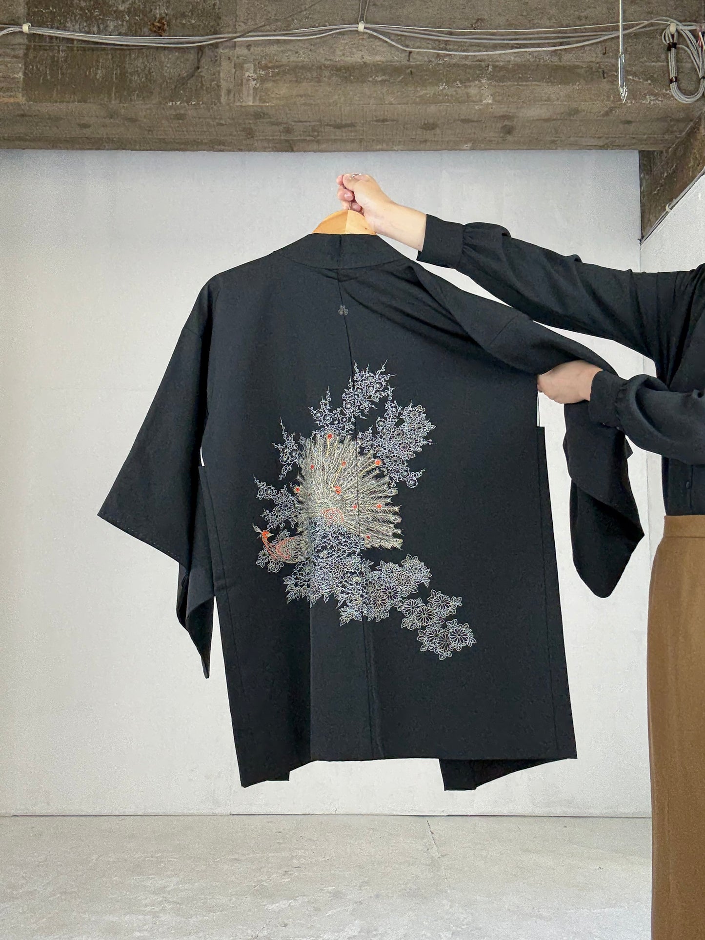 VINTAGE BLACK HAORI "kujyaku"