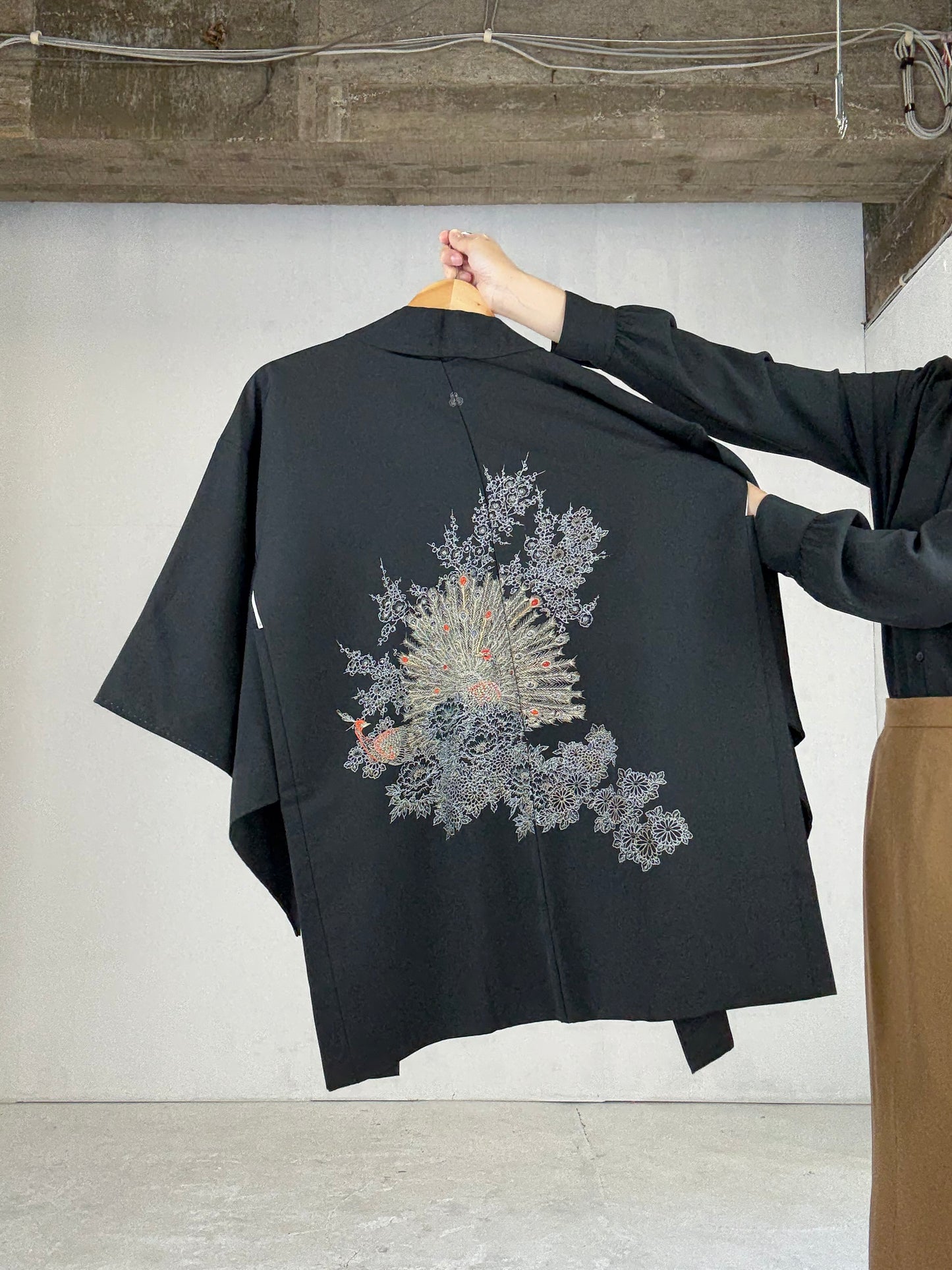 VINTAGE BLACK HAORI "kujyaku"