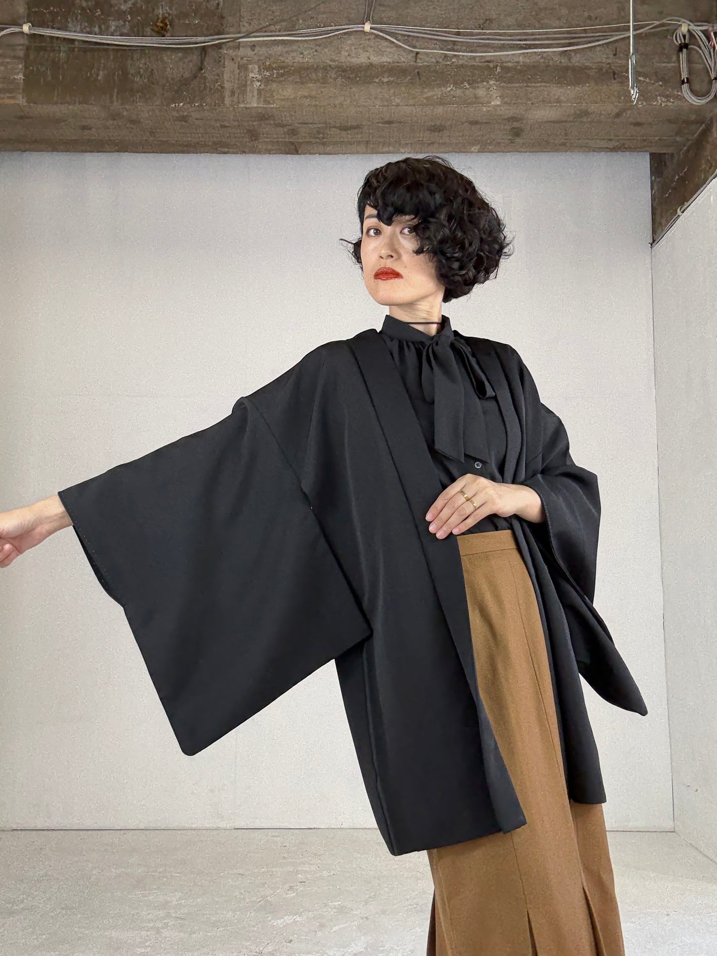 VINTAGE BLACK HAORI "kujyaku"