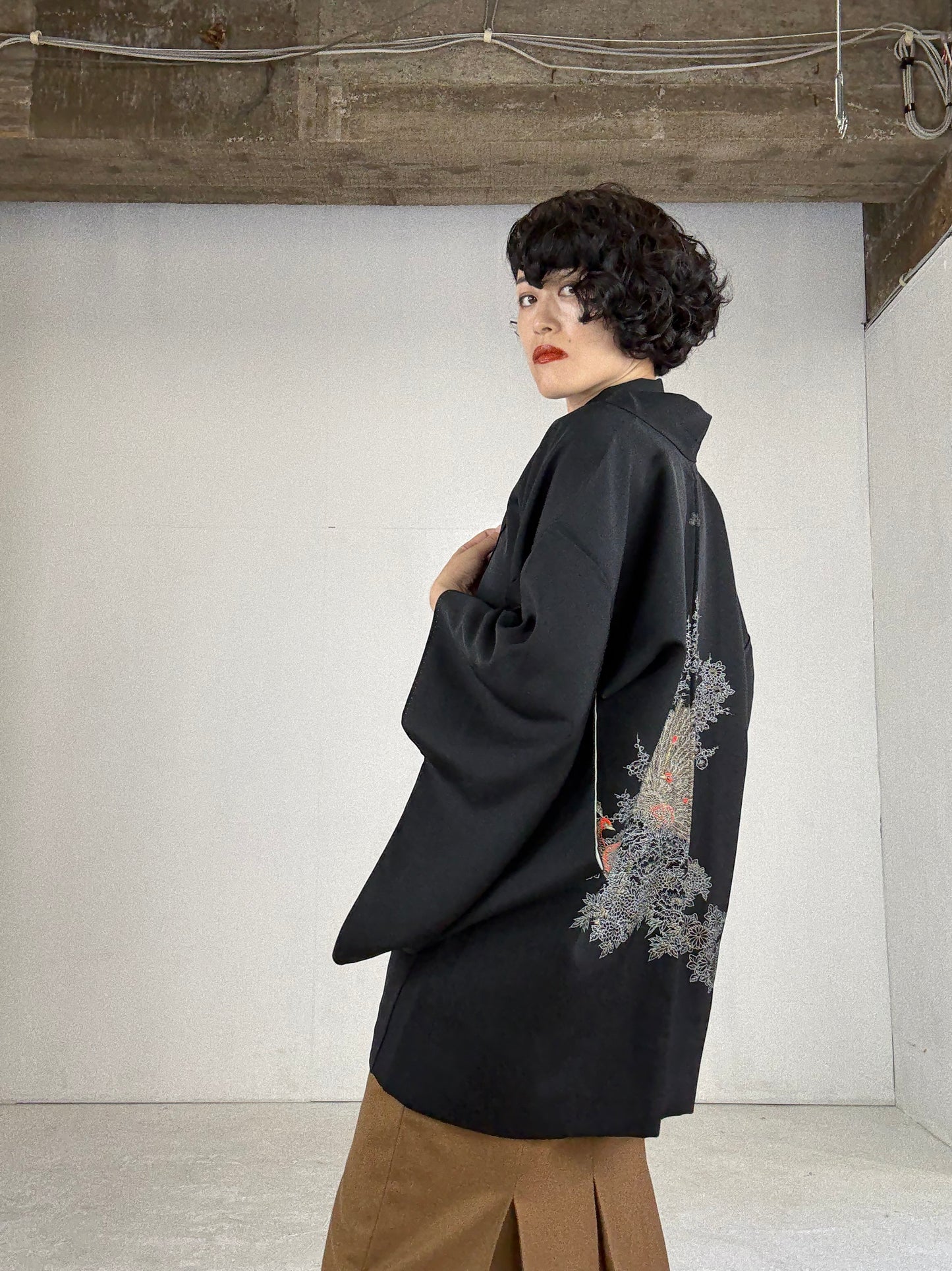 VINTAGE BLACK HAORI "kujyaku"