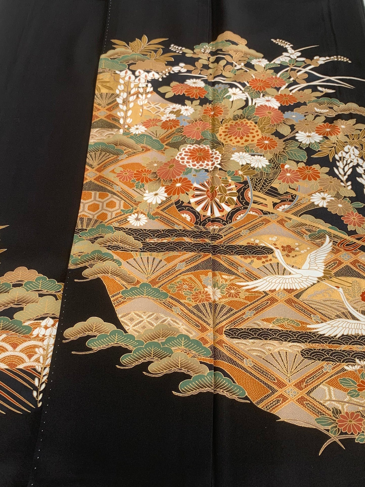 Redefining the Vintage Kurotomesode Collection "KTS002"