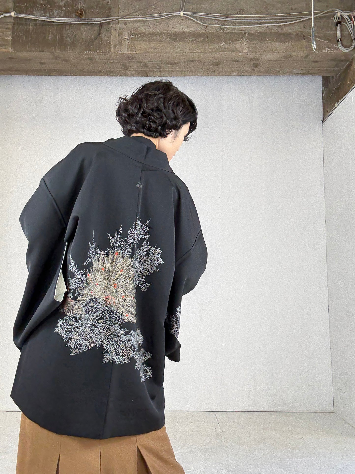 VINTAGE BLACK HAORI "kujyaku"
