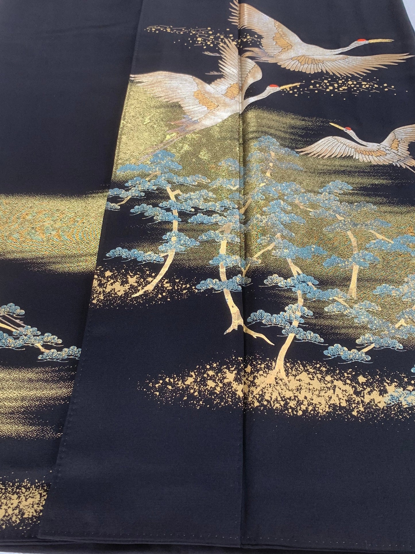 Redefining the Vintage Kurotomesode Collection "Tsuru, KTS003"