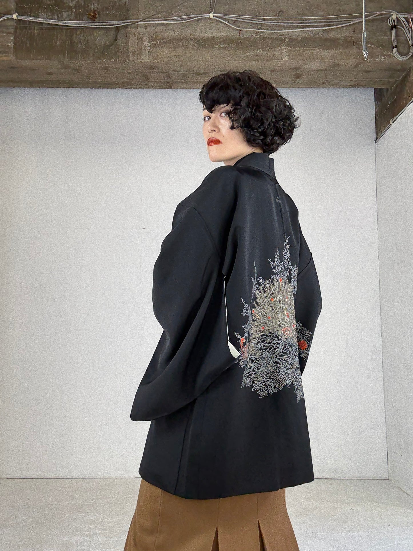 VINTAGE BLACK HAORI "kujyaku"