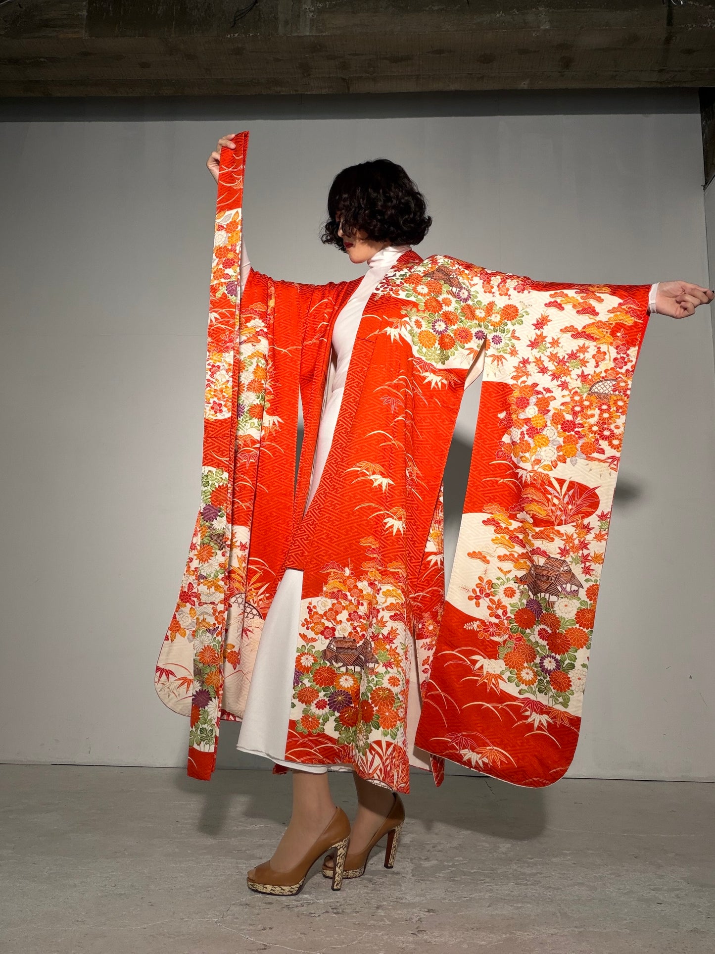 Furisode Kimono Dress Gown with String Belt – Upcycled from Vintage Japanese Kimono "shu, shiro, DRE039"
