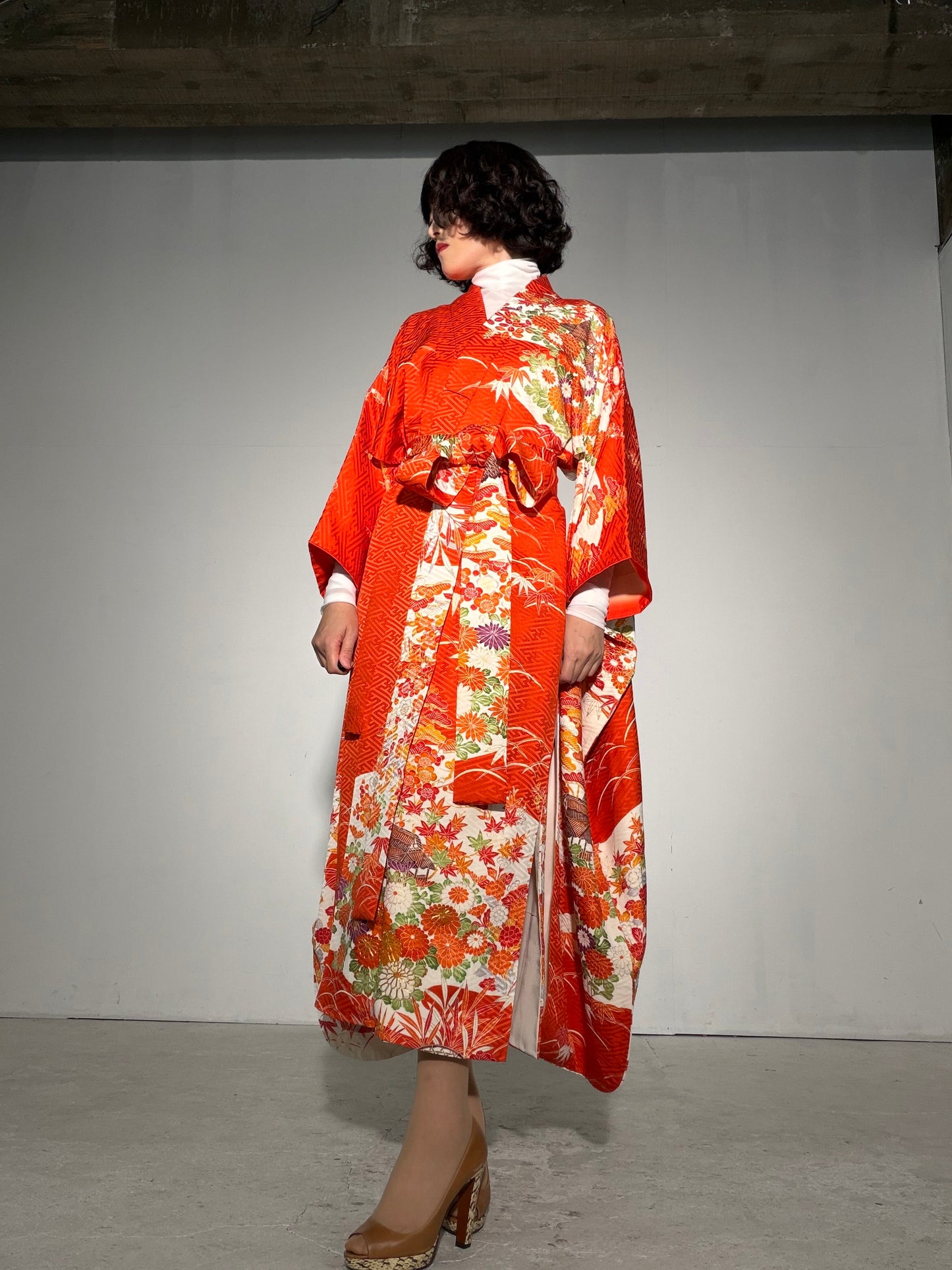 Furisode Kimono Dress Gown with String Belt – Upcycled from Vintage Japanese Kimono "shu, shiro, DRE039"