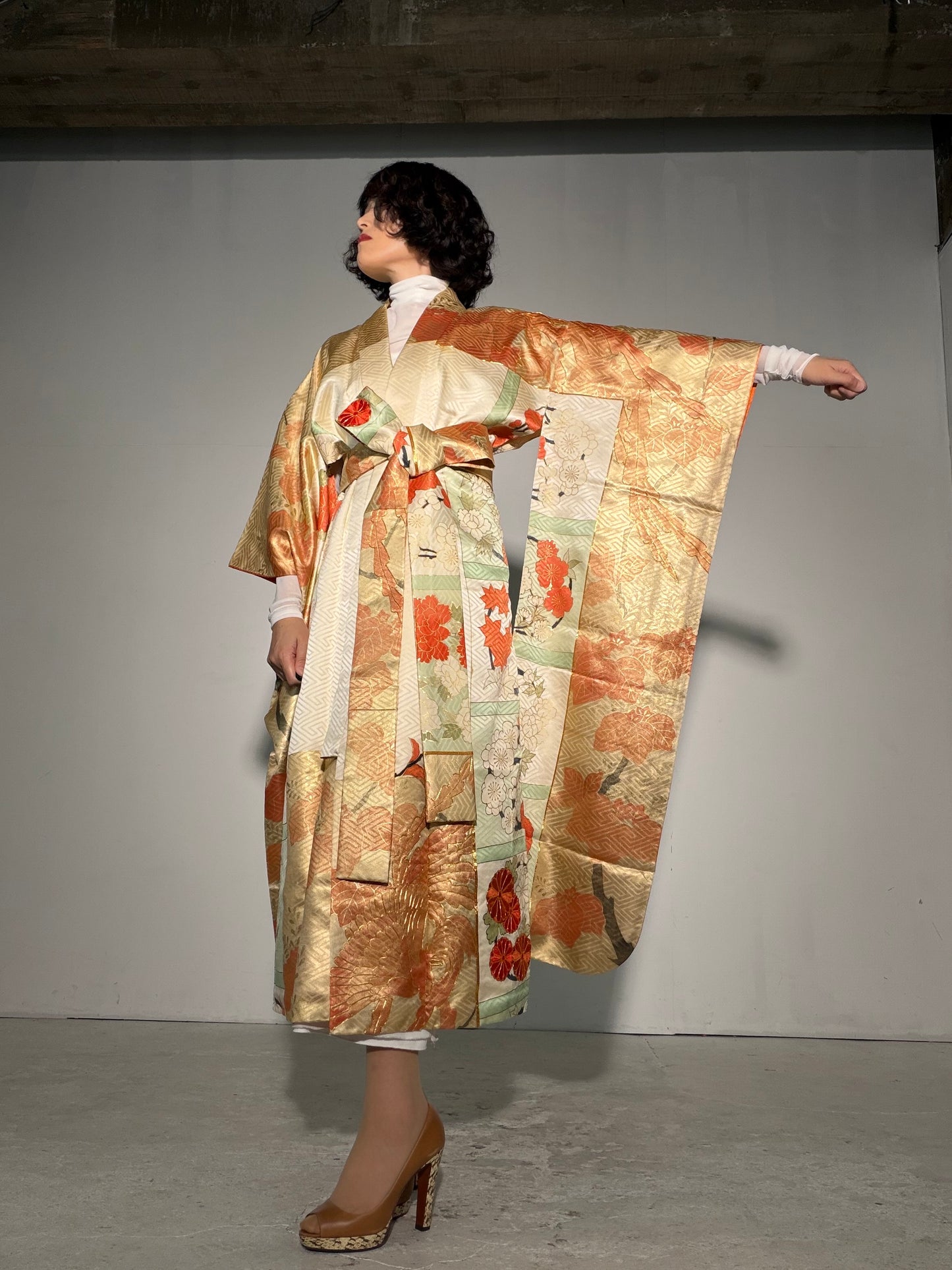 Furisode Kimono Dress Gown with String Belt – Upcycled from Vintage Japanese Kimono "gold, DRE_order" *damage