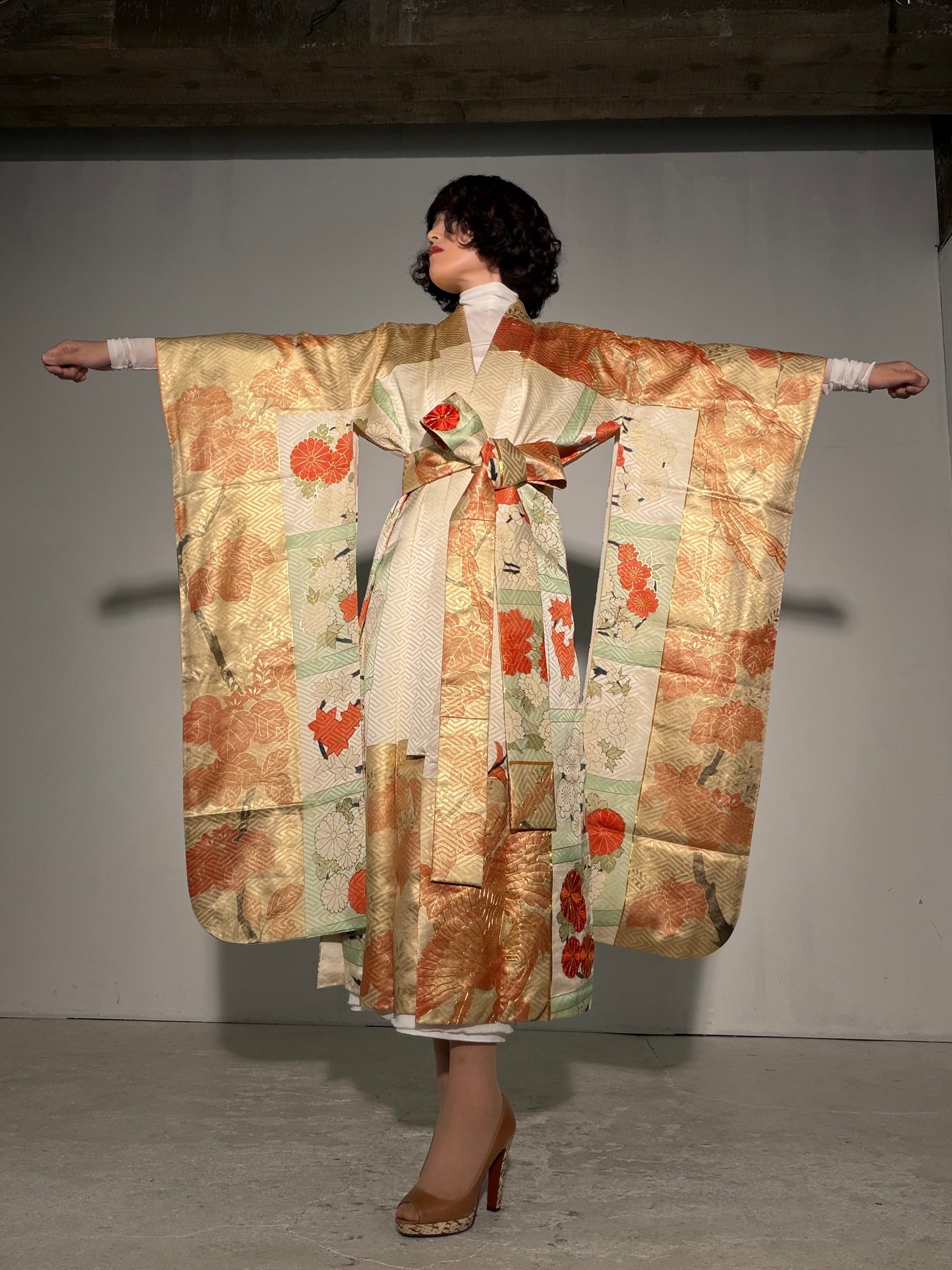 Furisode Kimono Dress Gown with String Belt – Upcycled from Vintage Japanese Kimono "gold, DRE_order" *damage