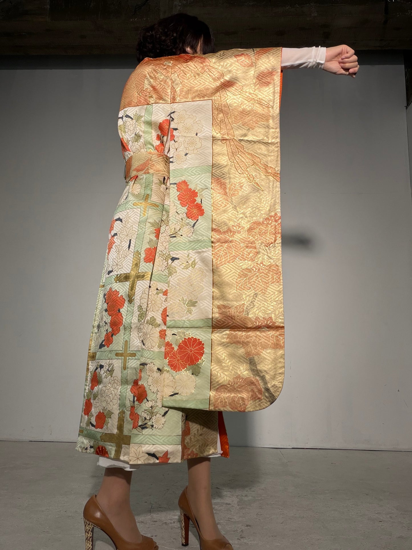 Furisode Kimono Dress Gown with String Belt – Upcycled from Vintage Japanese Kimono "gold, DRE_order" *damage